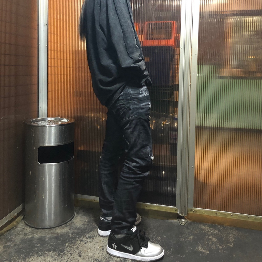 Nike x Supreme SB Dunk Low Jewel Swoosh Silver 착용 스타일