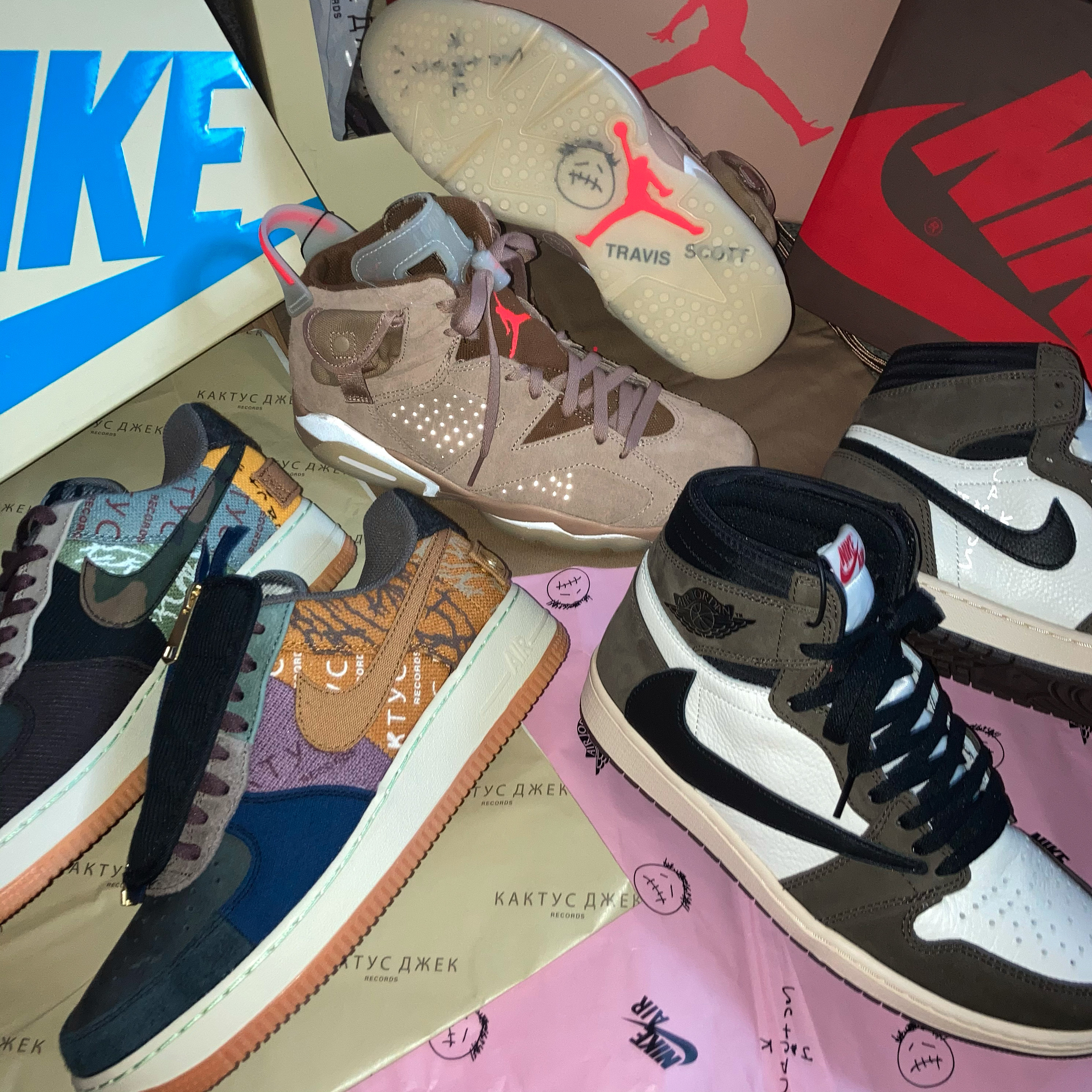 Jordan 1 x Travis Scott Retro High OG SP Mocha, Nike x Travis Scott Air Force 1 Low Cactus Jack 착용 스타일