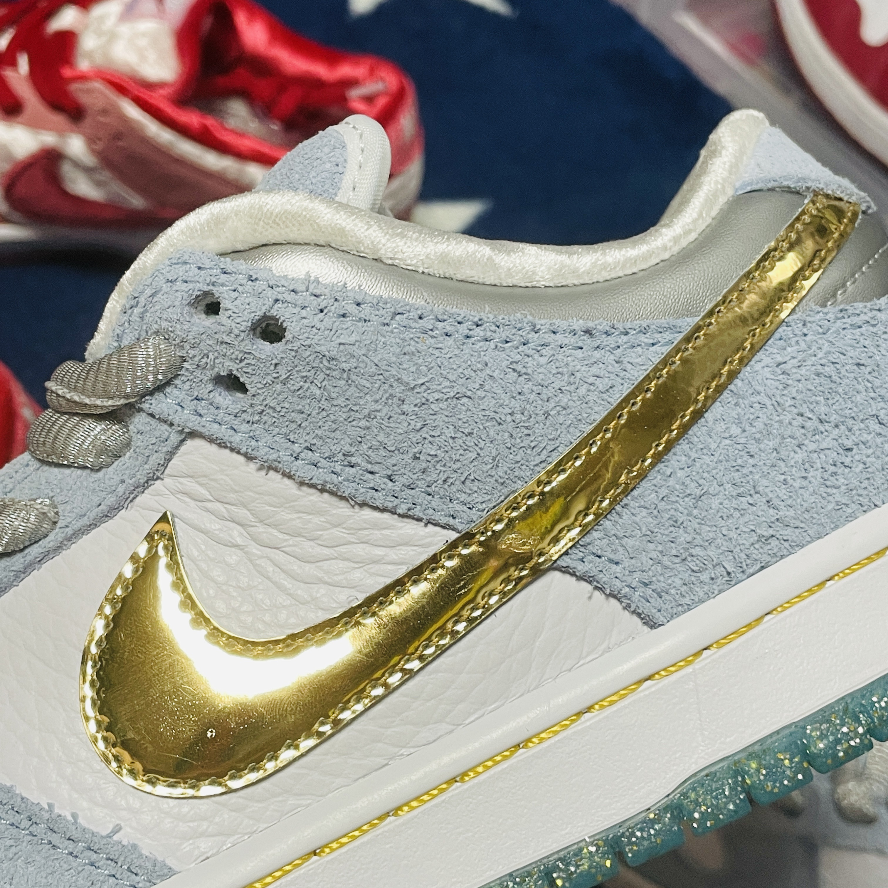 Nike x Sean Cliver SB Dunk Low Holiday Special 착용 스타일 - 3