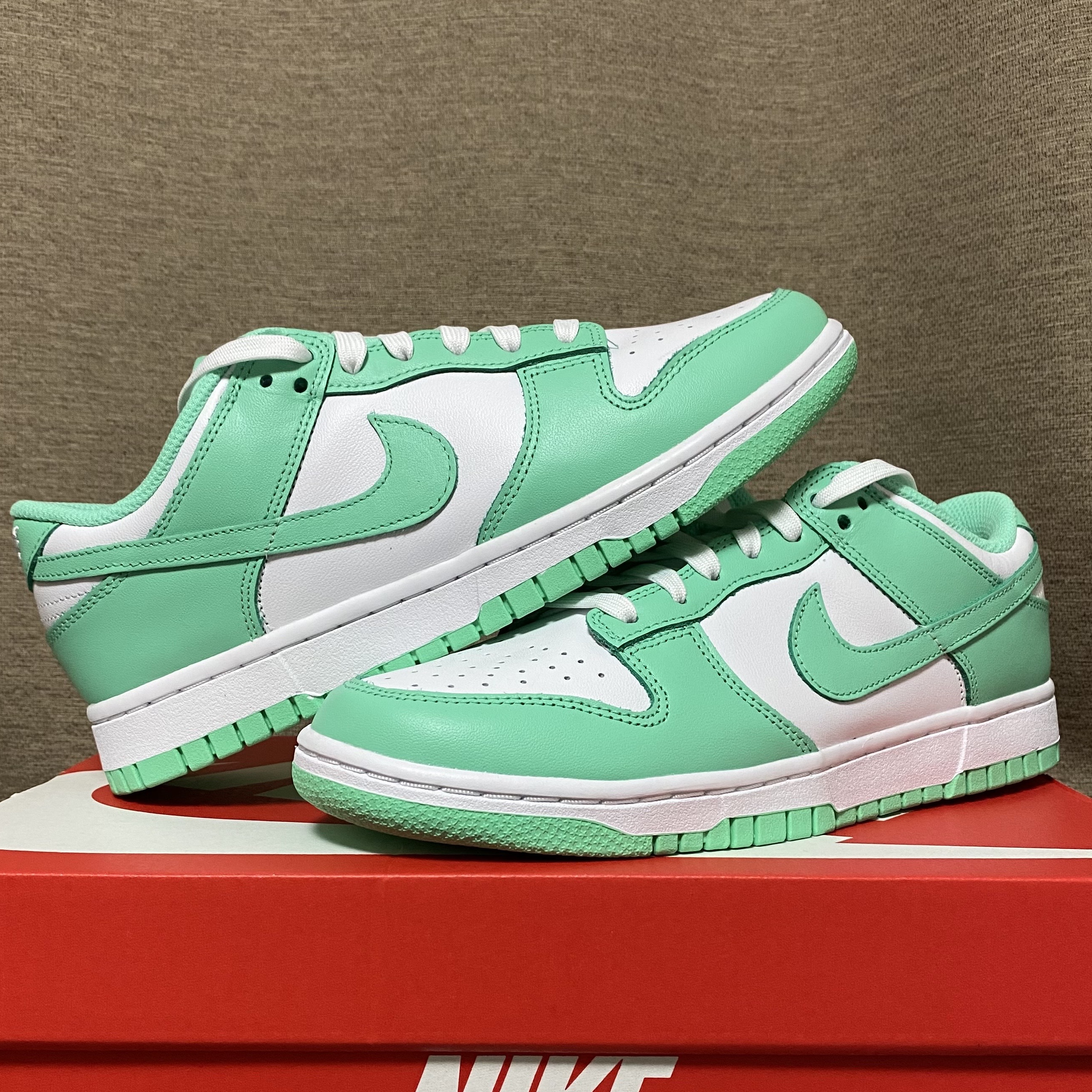 (W) Nike Dunk Low Green Glow 착용 스타일