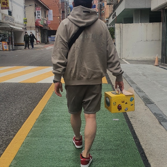 Essentials Pull-Over Hoodie Moss - 21SS 착용 스타일