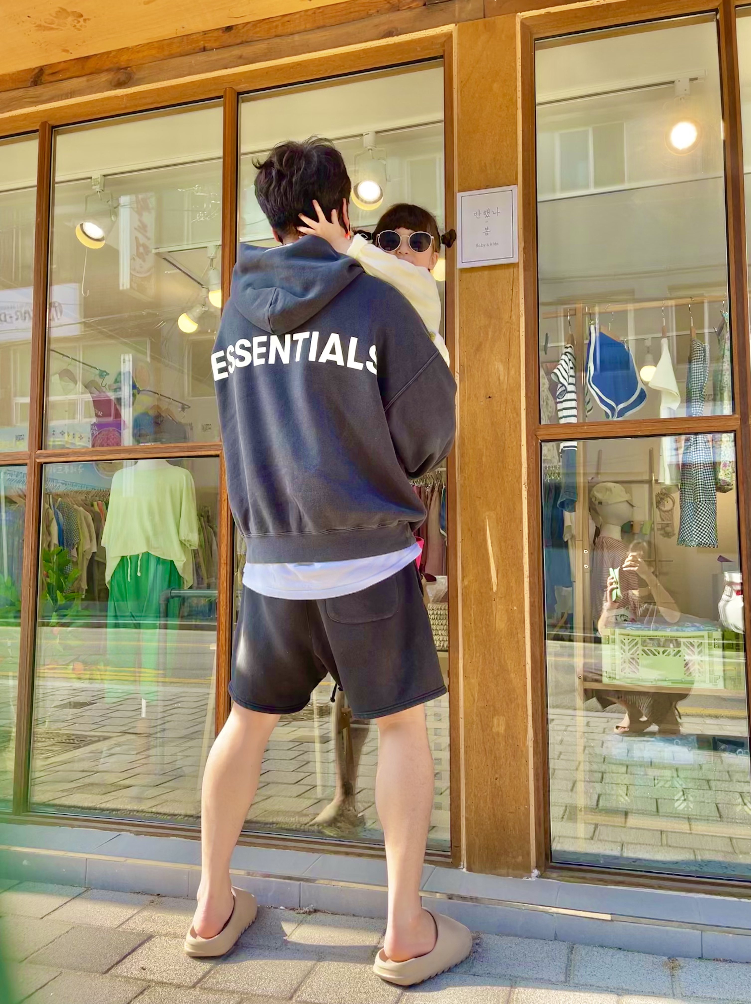 Essentials Sweatshorts Black - 21SS, Adidas Yeezy Slide Pure 착용 스타일