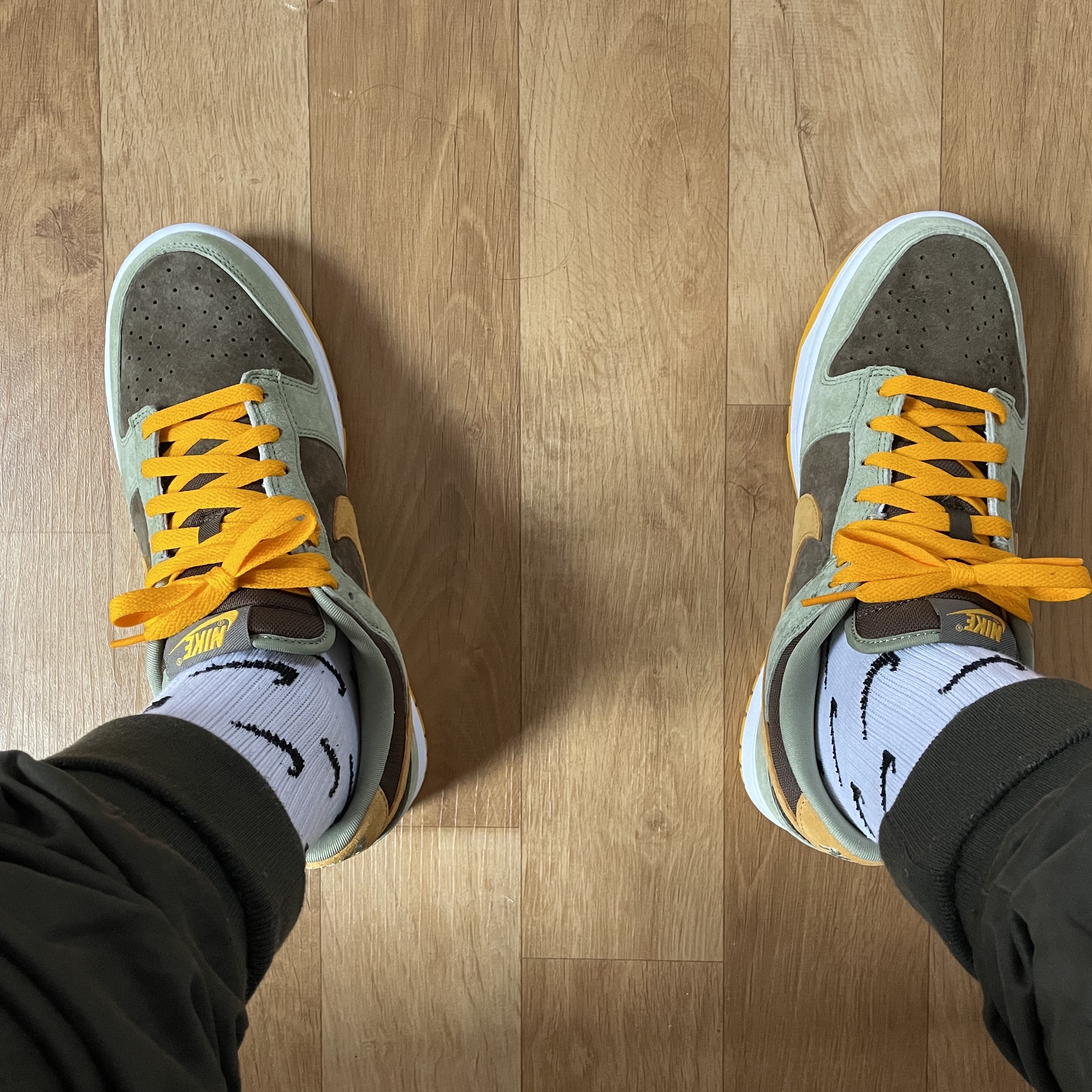 Nike Dunk Low SE Dusty Olive 착용 스타일