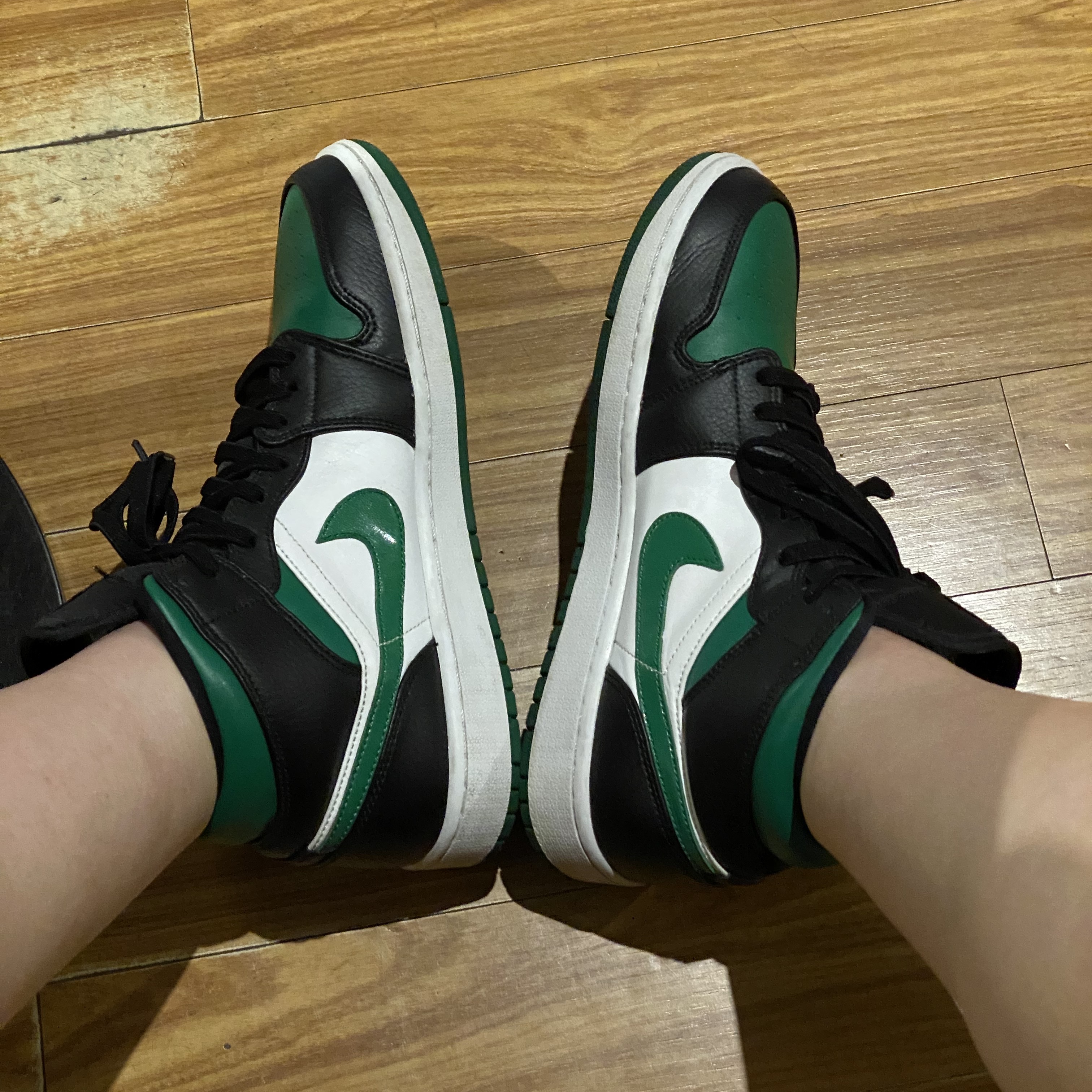 Jordan 1 Mid Green Toe 착용 스타일