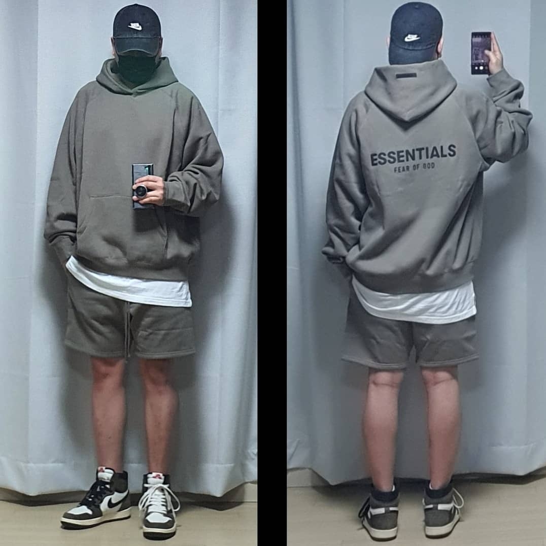 Essentials Pull-Over Hoodie Taupe - 21SS, Essentials Sweatshorts Taupe - 21SS 착용 스타일