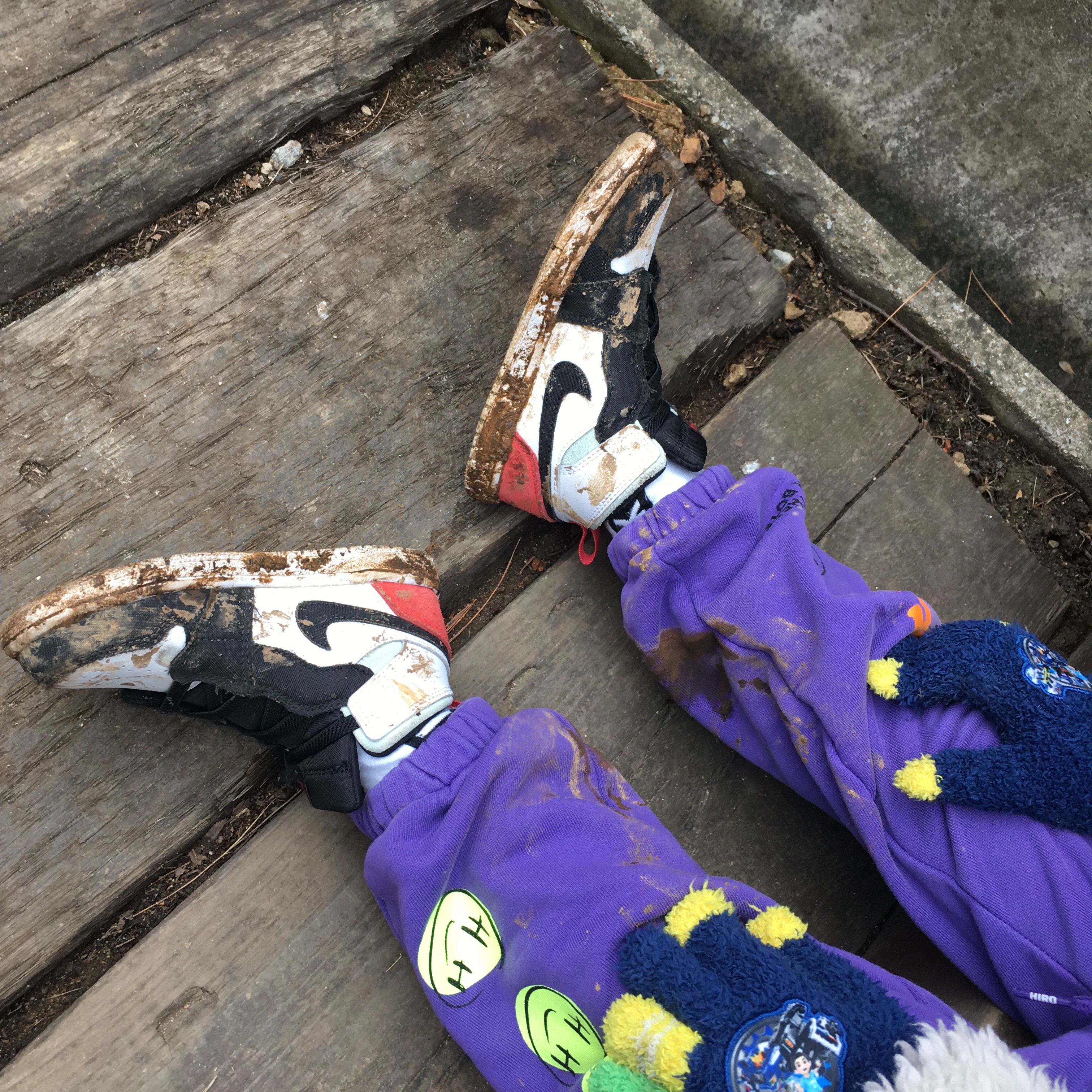 (TD) Jordan 1 Mid Alt Track Red 착용 스타일 - 1