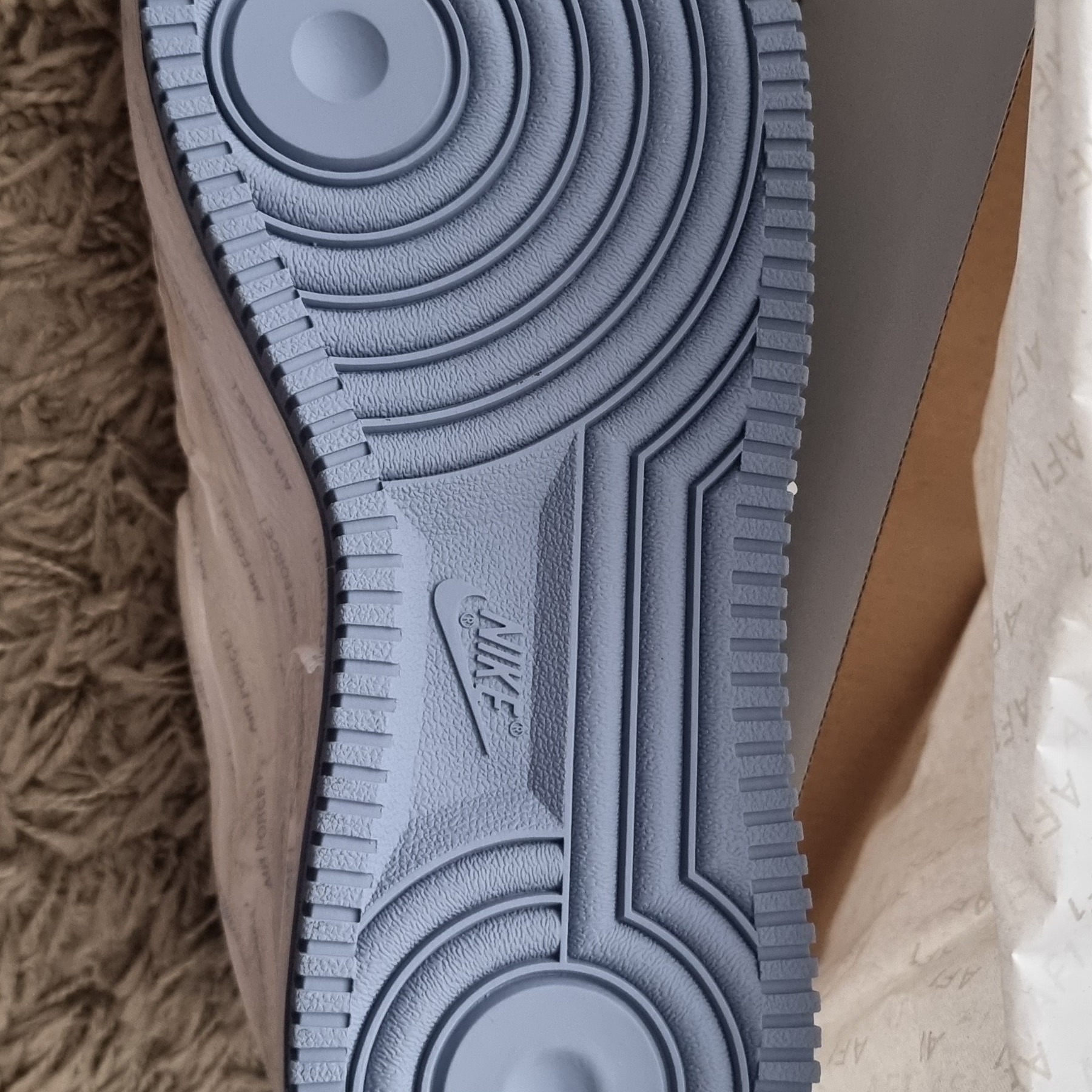 Nike Air Force 1 Low Experimental Postal Ghost 착용 스타일 - 1