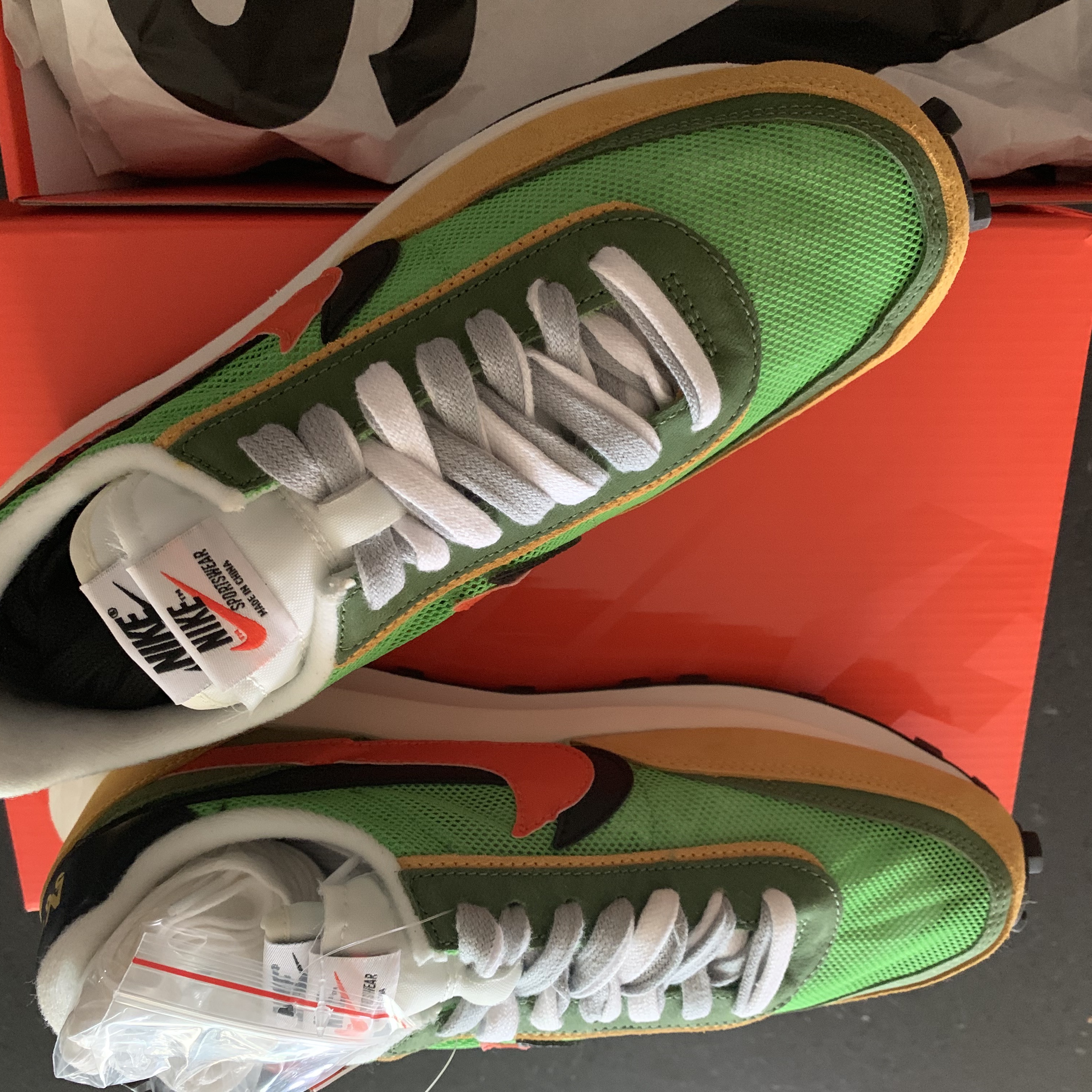 Nike x Sacai LDWaffle Green Multi 착용 스타일 - 4
