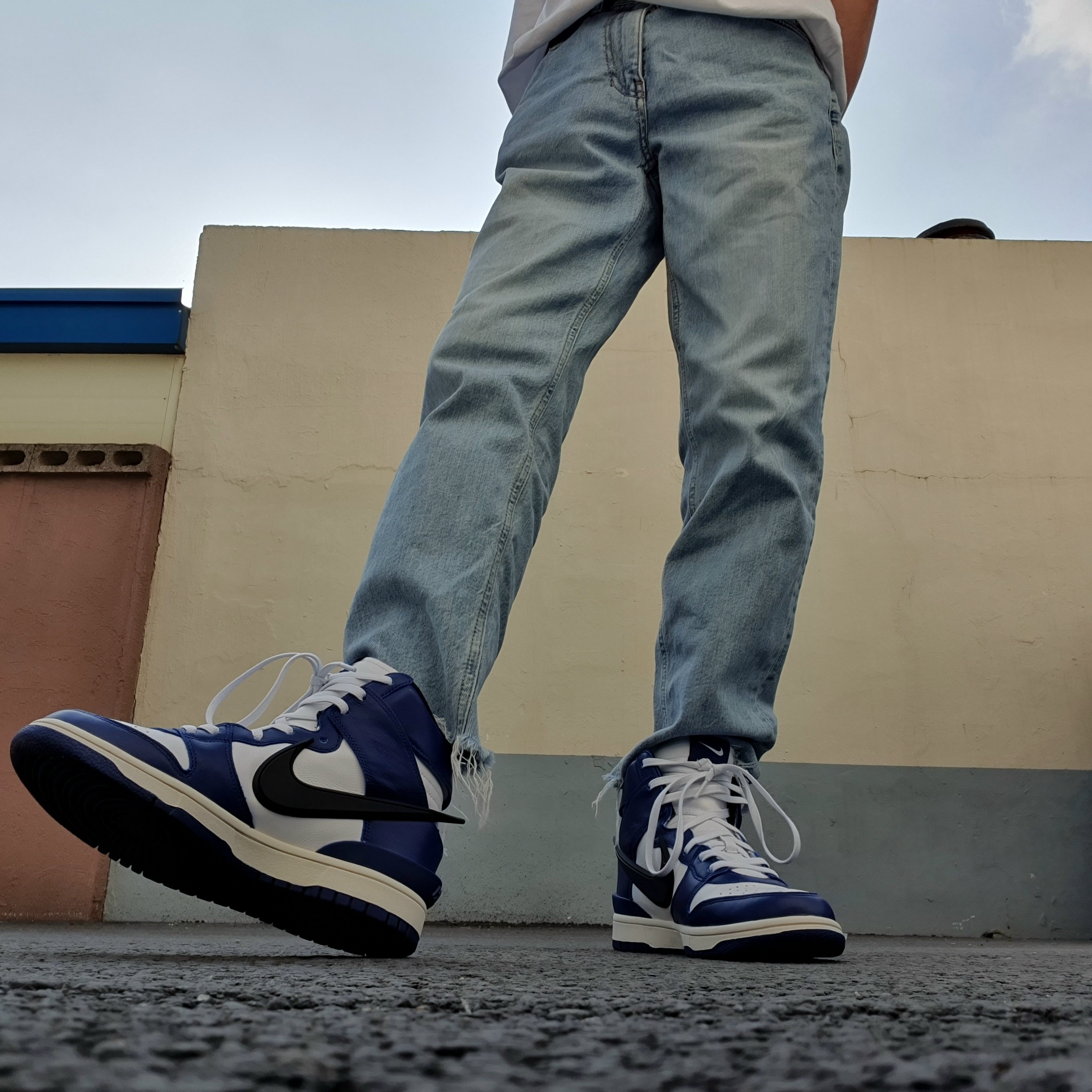 Nike x Ambush Dunk High Deep Royal Blue 착용 스타일 - 1