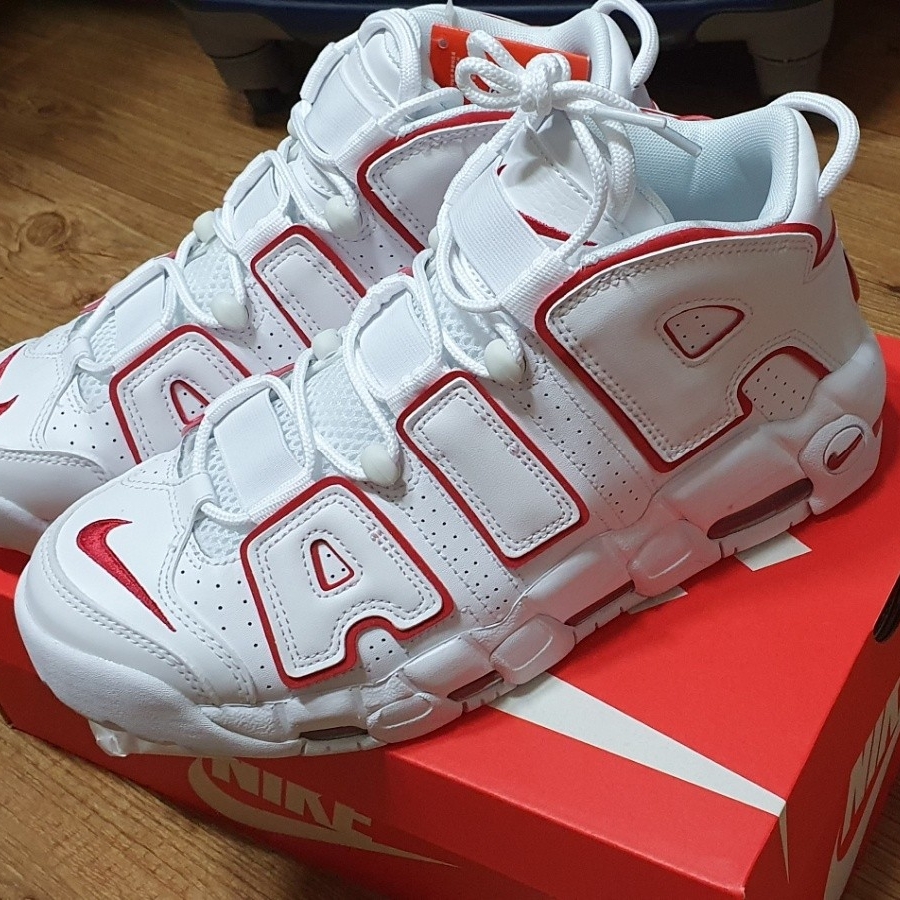 Nike Air More Uptempo White Varsity Red 2021 착용 스타일