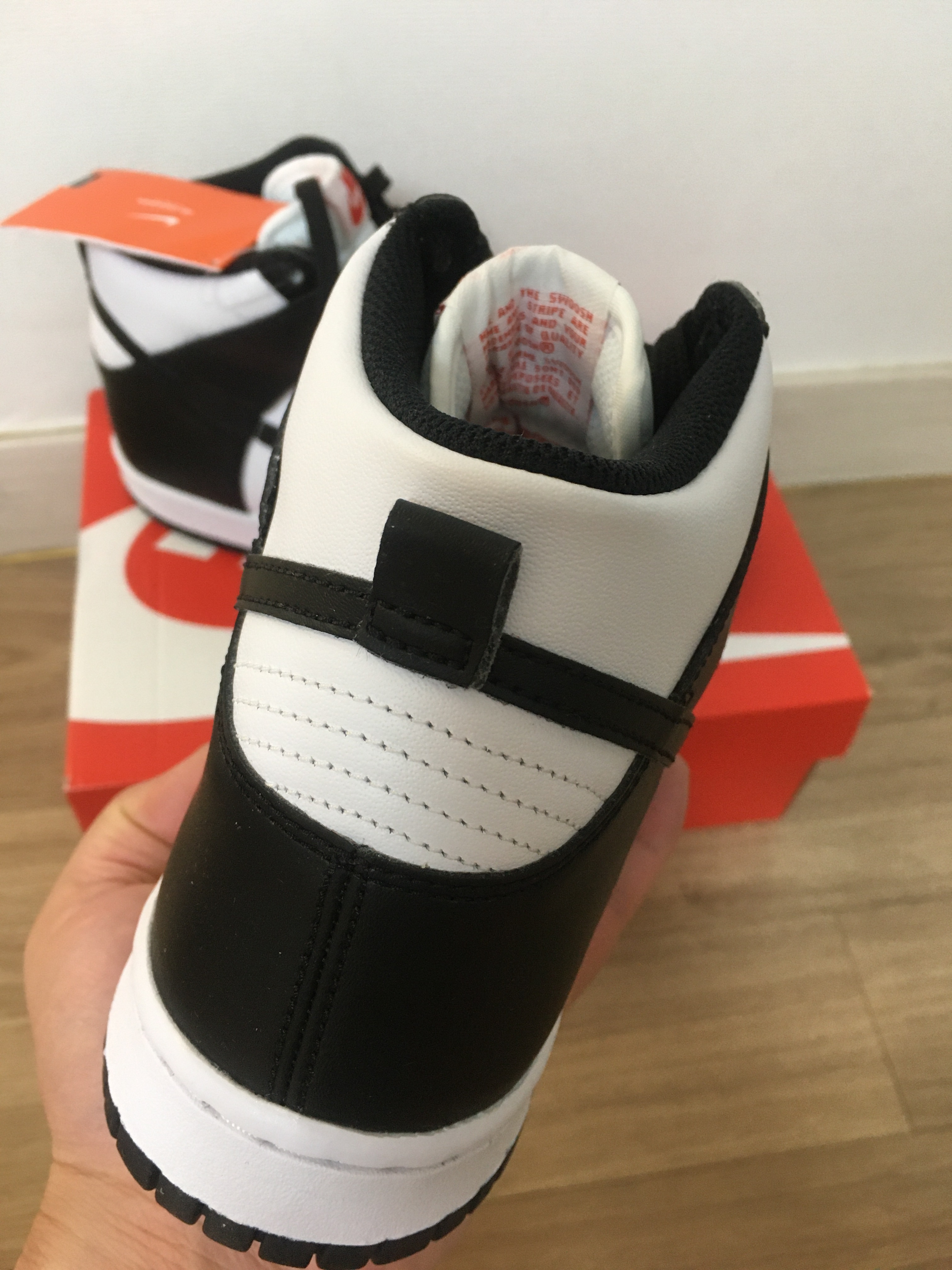 (W) Nike Dunk High Black and White, Nike Dunk High Retro Black and White 착용 스타일 - 2