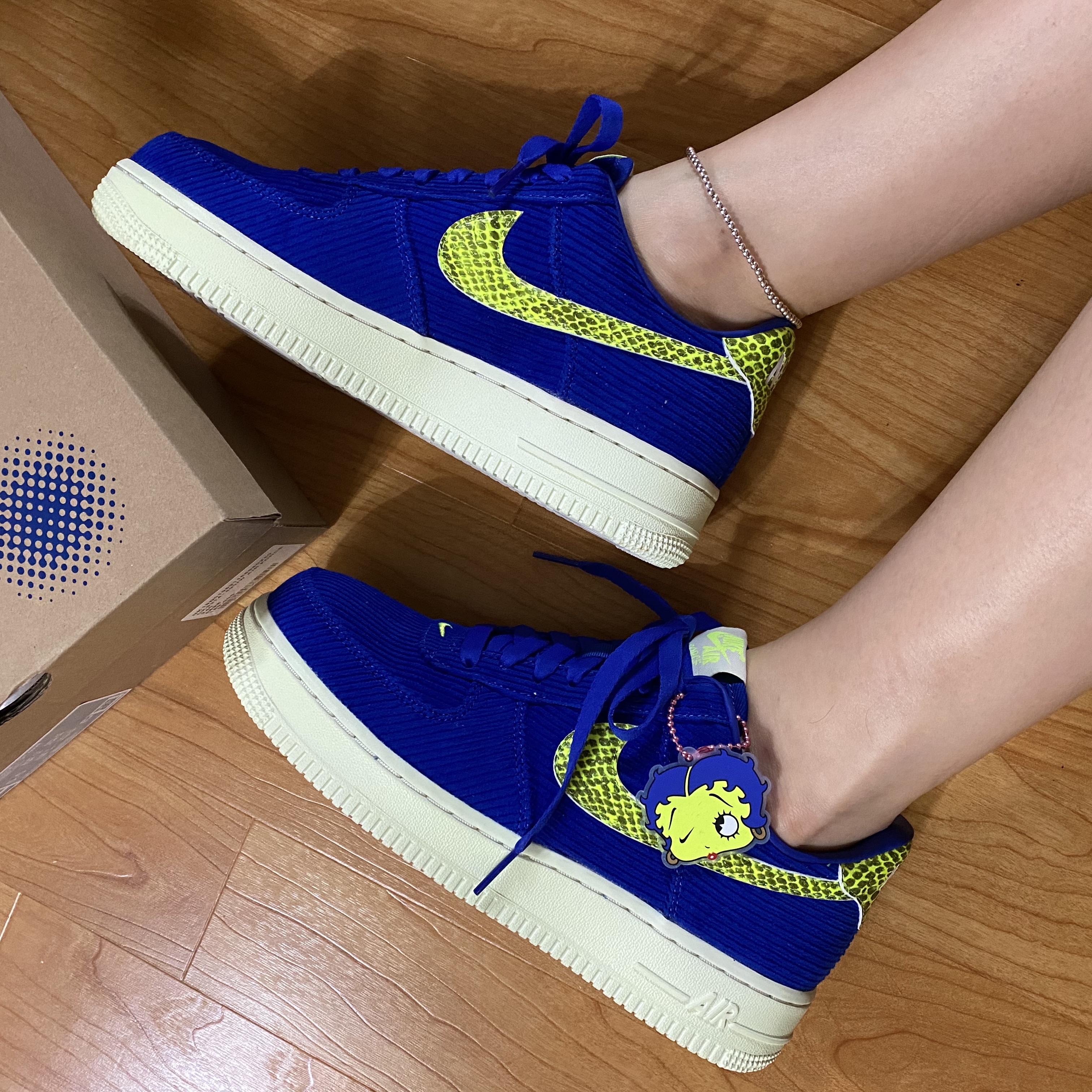 (W) Nike x Olivia Kim Air Force 1 Low No Cover 착용 스타일 - 4