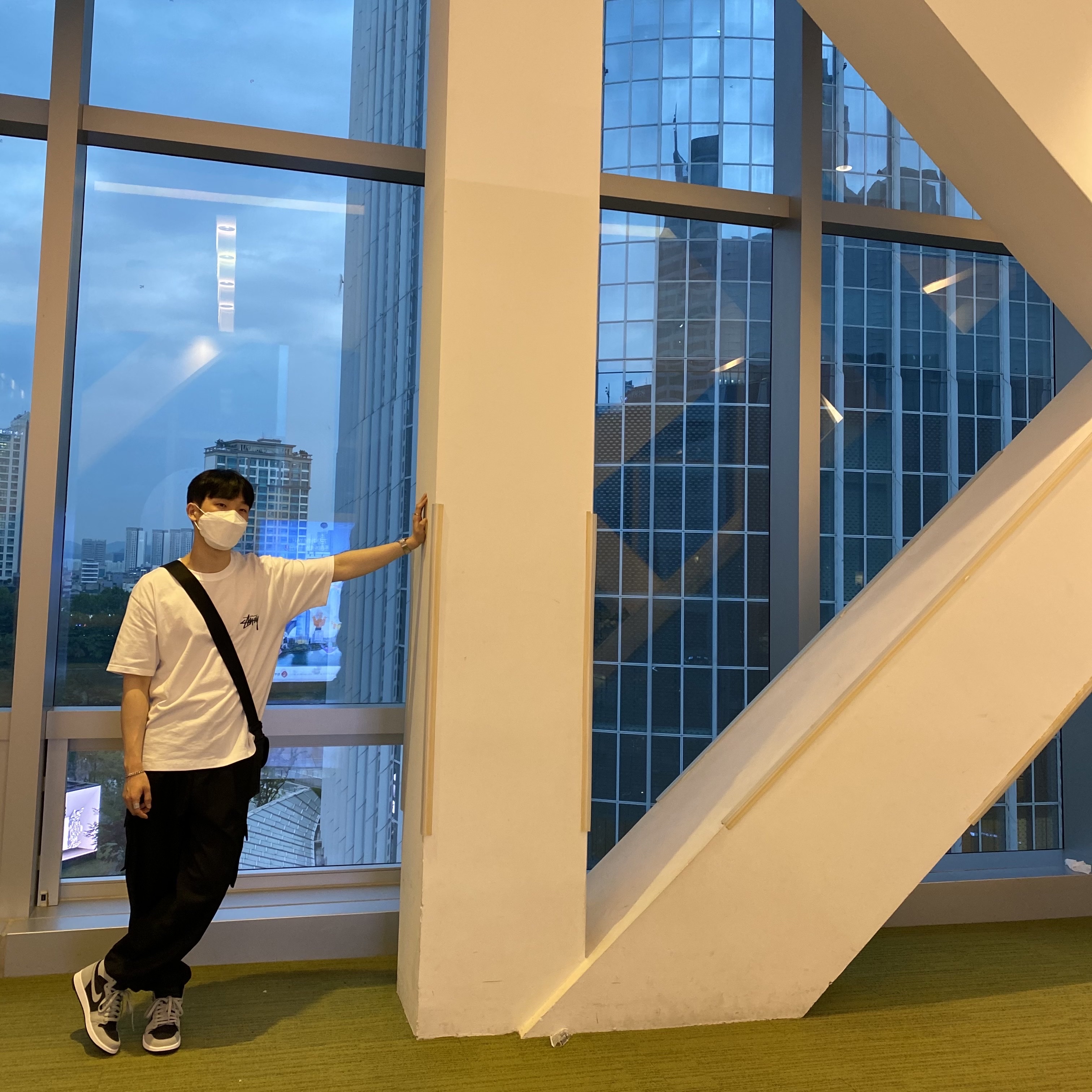 Stussy Reflection T-Shirt White, Jordan 1 Retro High OG Shadow 2.0 착용 스타일