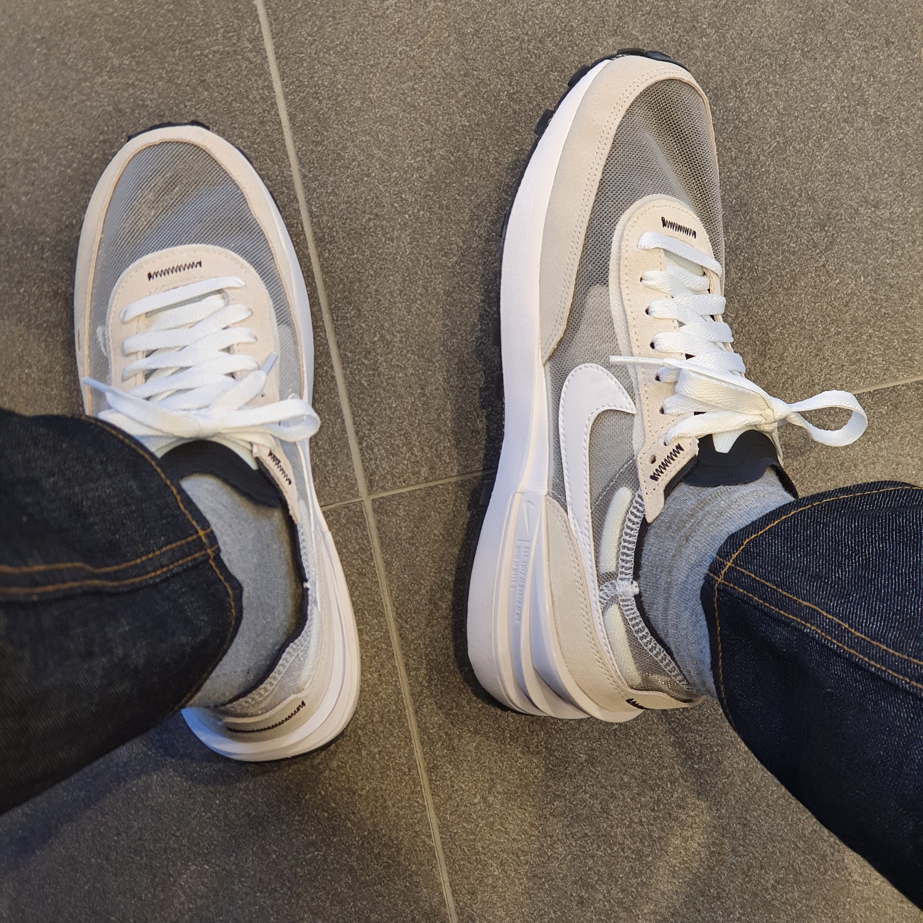 Nike Waffle One Infinite Lilac 착용 스타일