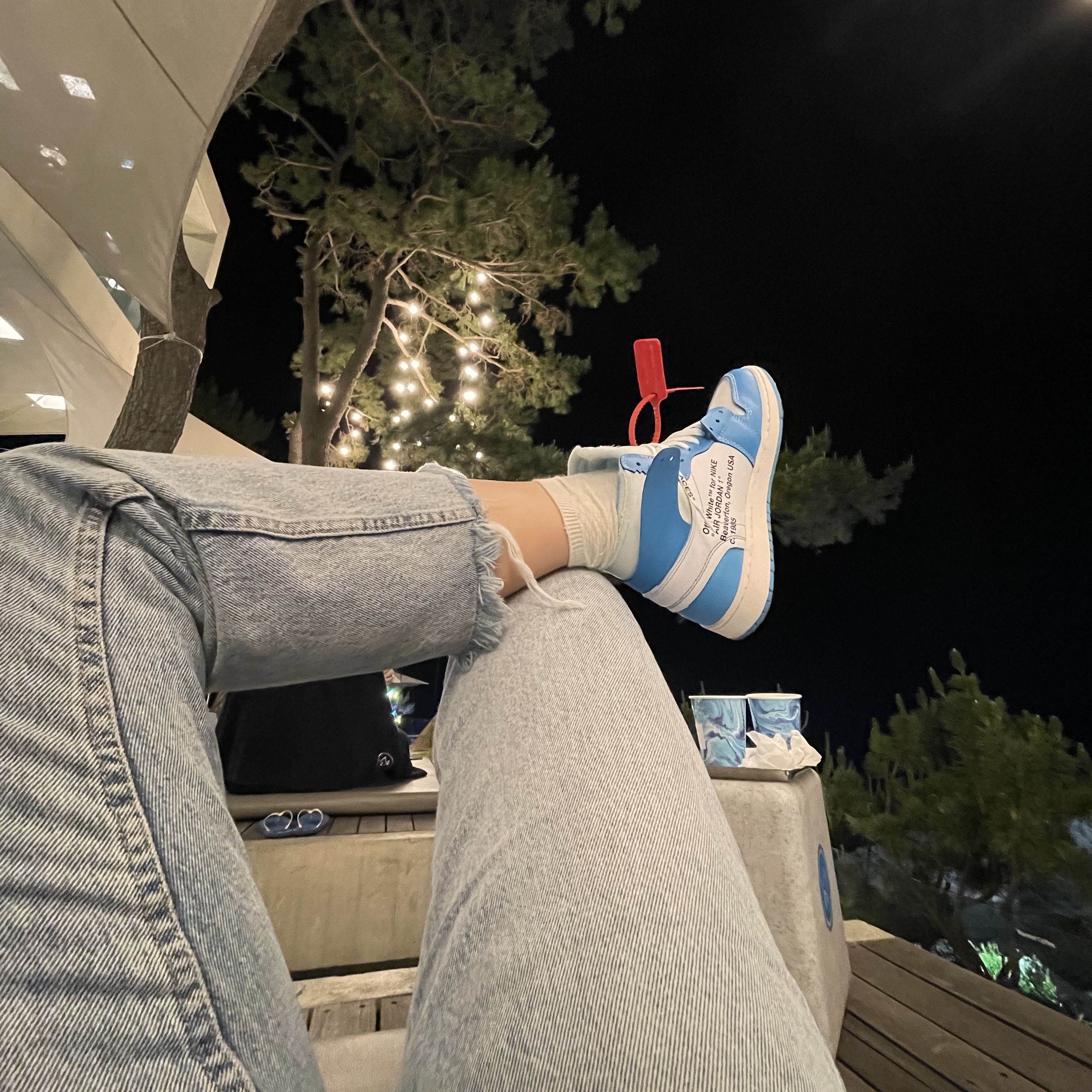 Jordan 1 x Travis Scott Retro High OG SP Mocha, Jordan 1 x Off-White Retro High University Blue 착용 스타일 - 2