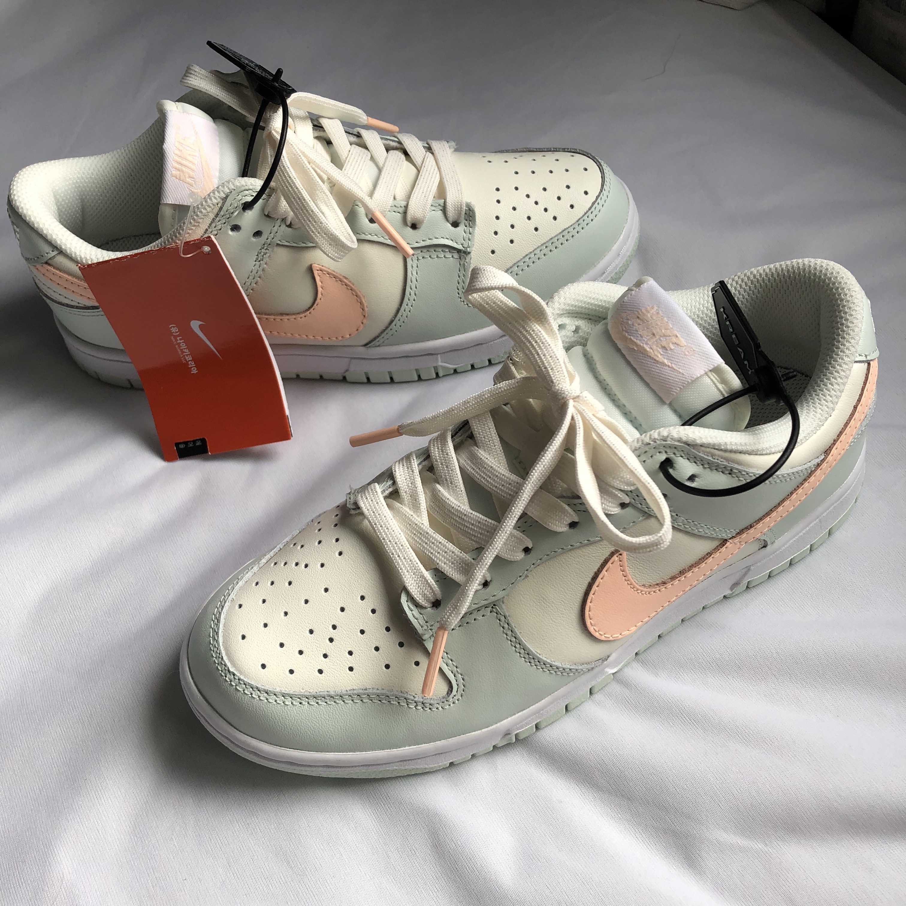 (W) Nike Dunk Low Barely Green 착용 스타일 - 2