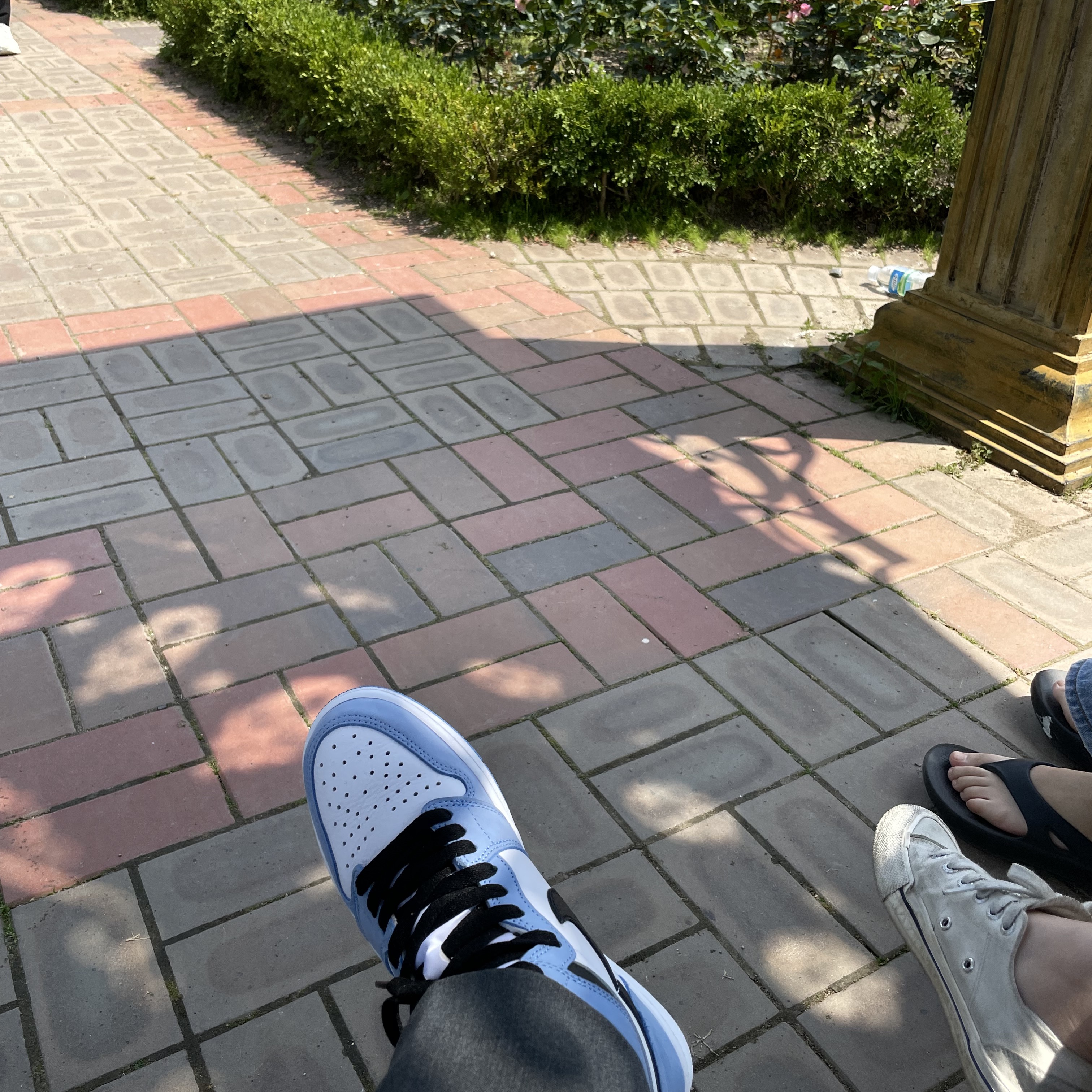 Jordan 1 Retro High OG University Blue 착용 스타일 - 2