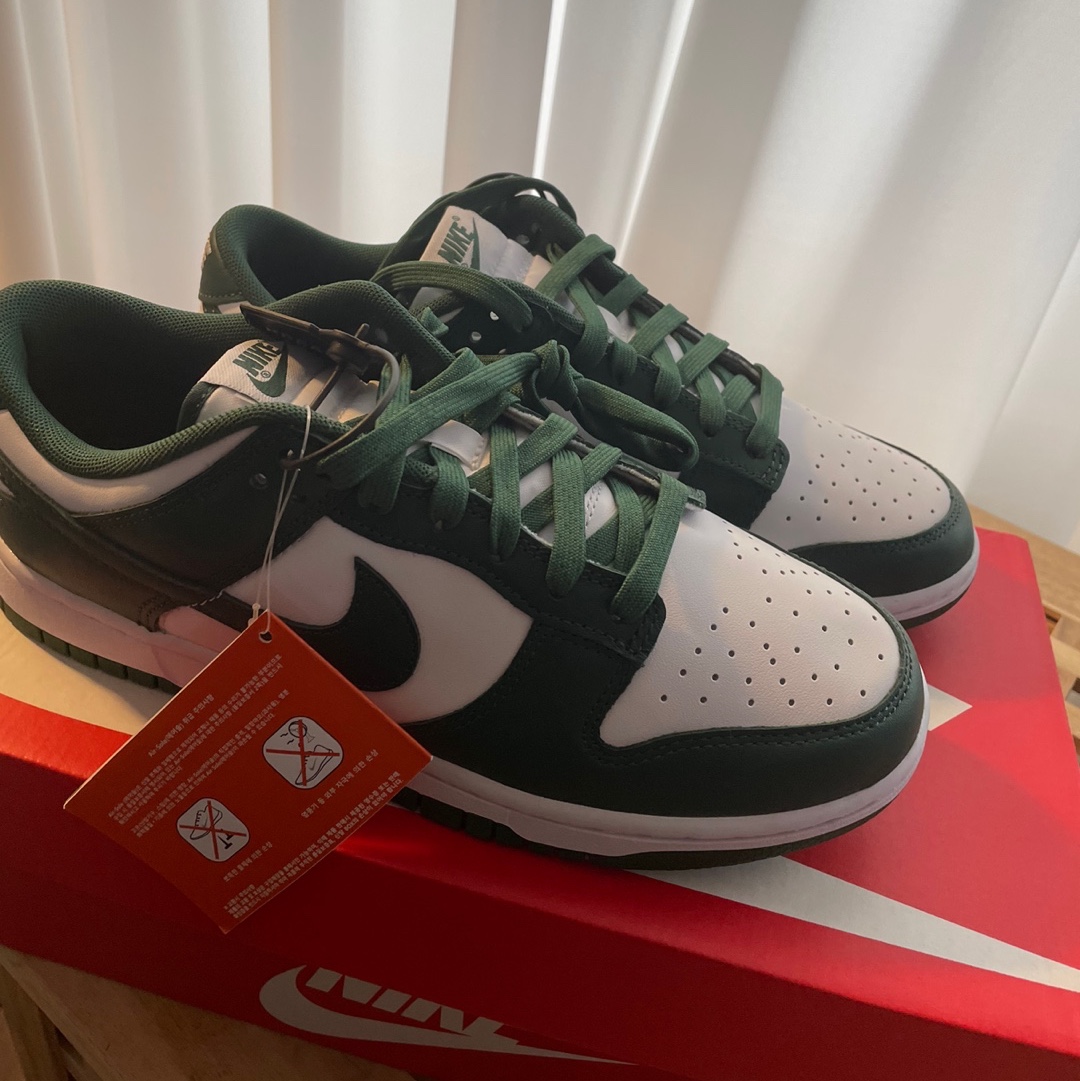 Nike Dunk Low Retro Varsity Green 착용 스타일