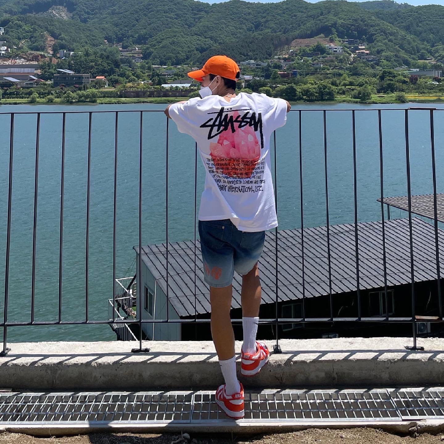 Nike Dunk Low SP Syracuse 2020, Stussy Reflection T-Shirt White 착용 스타일