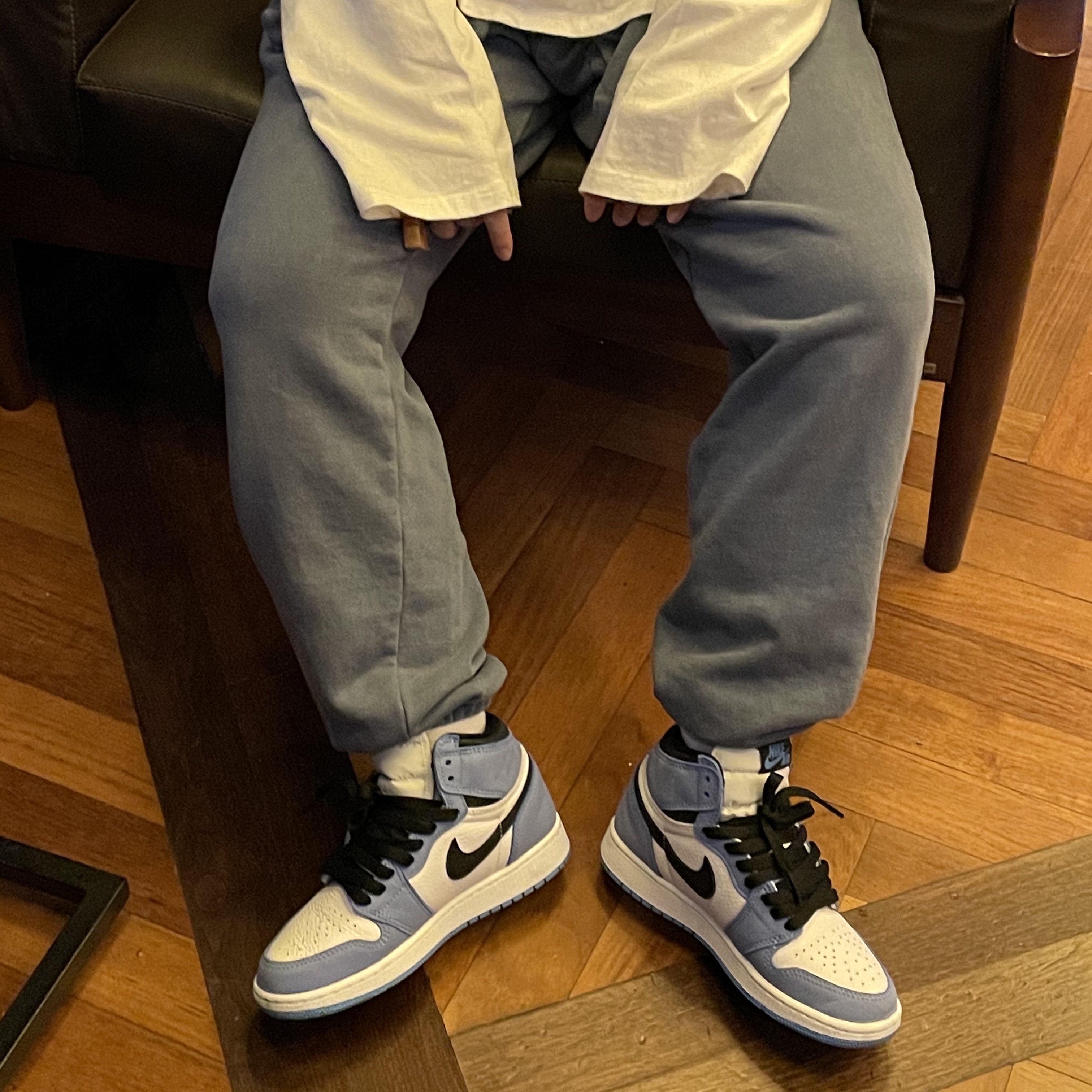 Jordan 1 Retro High OG University Blue, (GS) Jordan 1 Retro High OG University Blue 착용 스타일 - 2