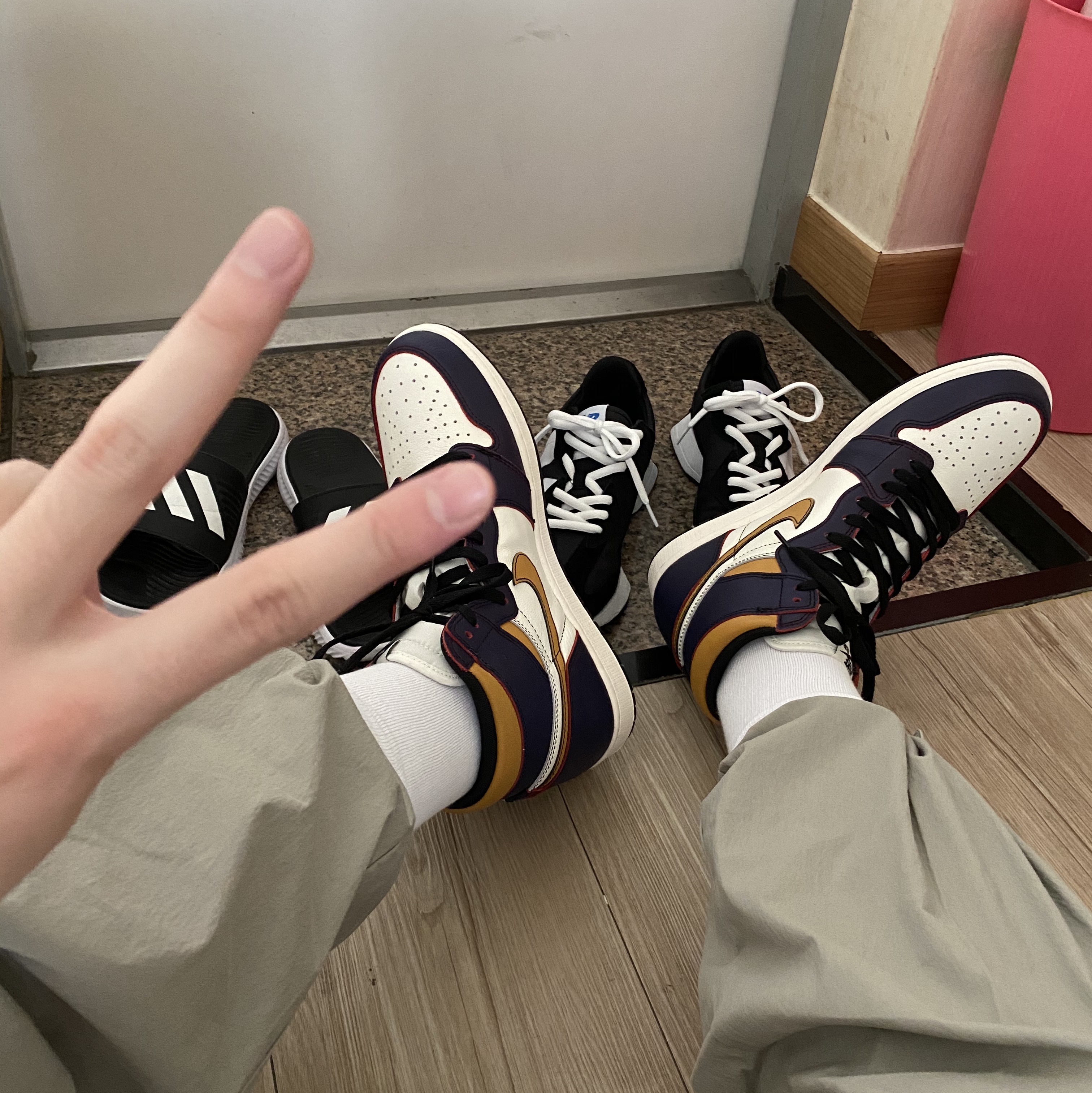 Jordan 1 Retro High OG Defiant SB LA to Chicago 착용 스타일