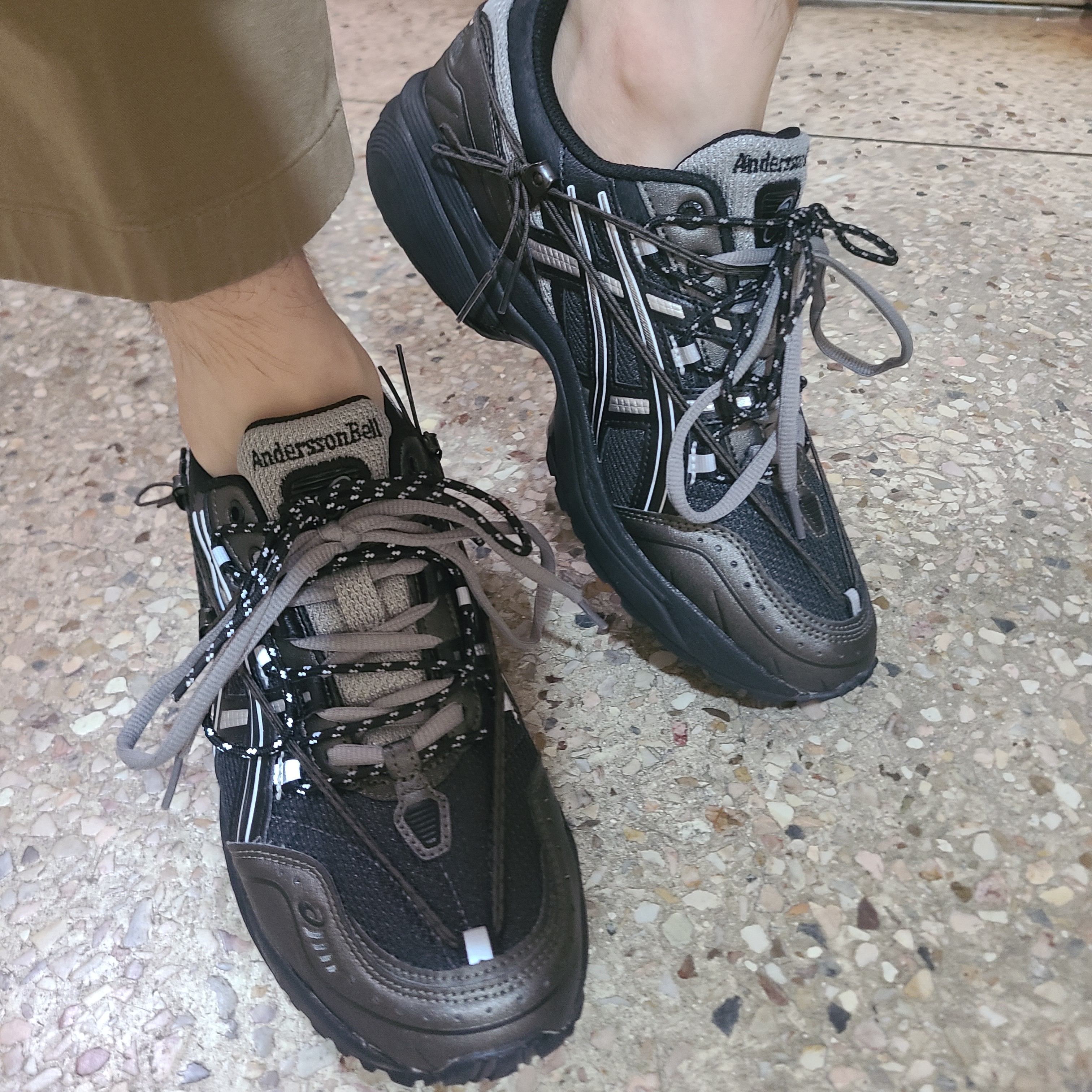 Asics x Andersson Bell Gel-1090 Black Silver 착용 스타일 - 3