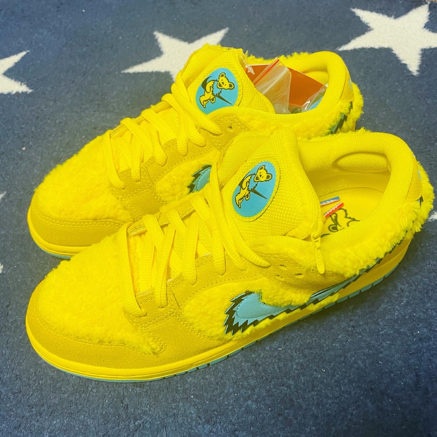 Nike x Grateful Dead SB Dunk Low Yellow Bear 착용 스타일 - 1
