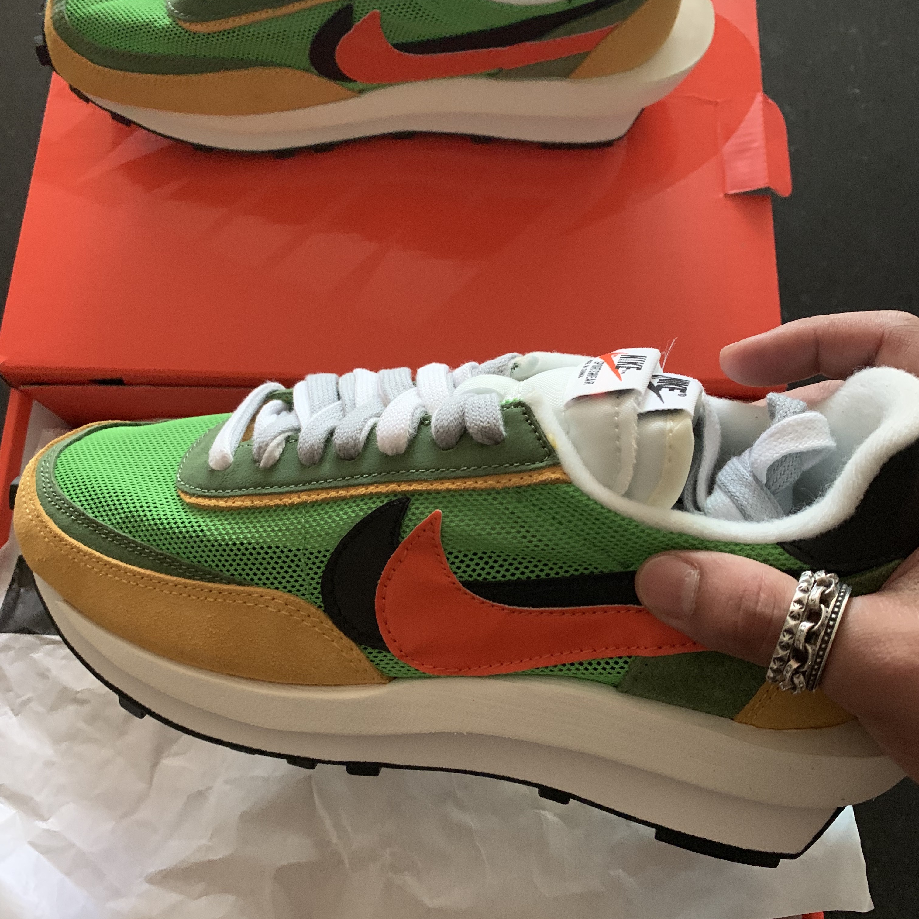 Nike x Sacai LDWaffle Green Multi 착용 스타일 - 5