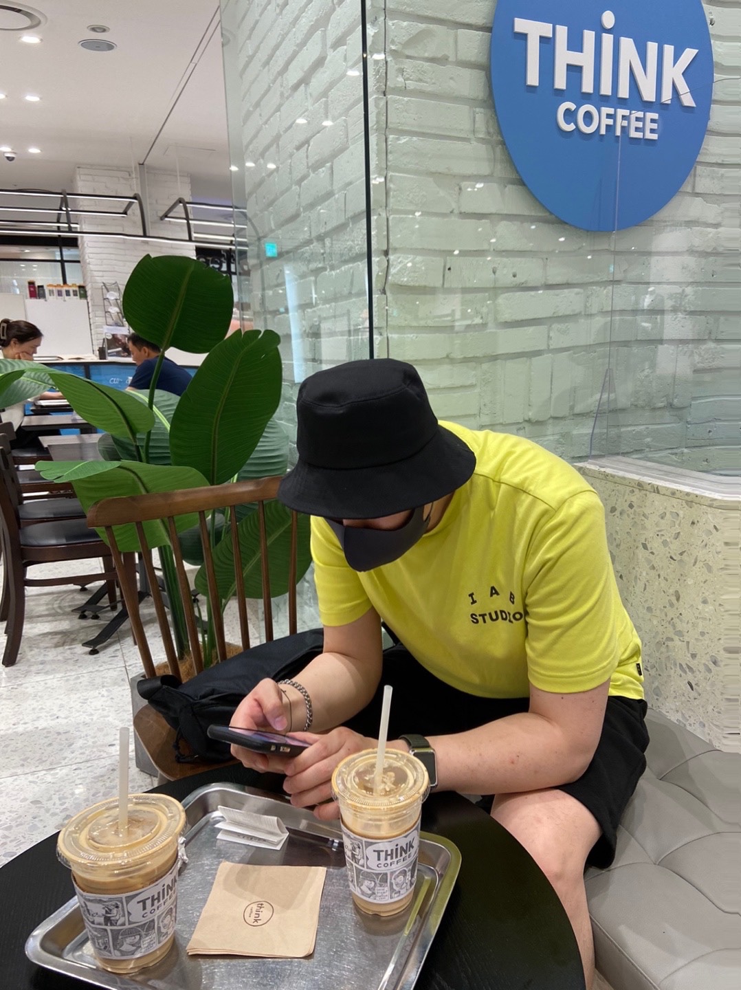 IAB Studio x Asics T-Shirt Lime, Adidas Yeezy Slide Pure 착용 스타일 - 2