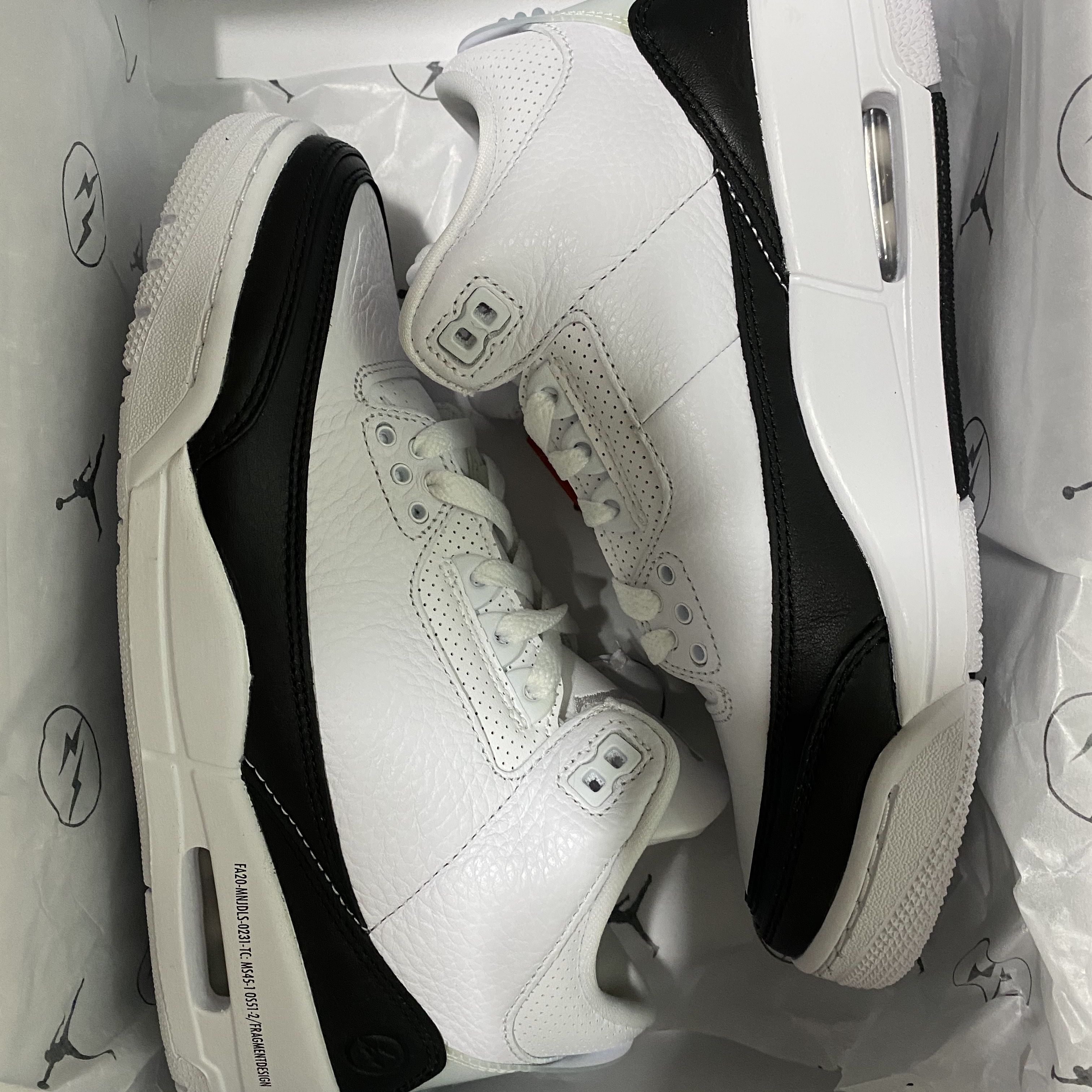 Jordan 3 x Fragment Retro SP White Black 착용 스타일 - 1