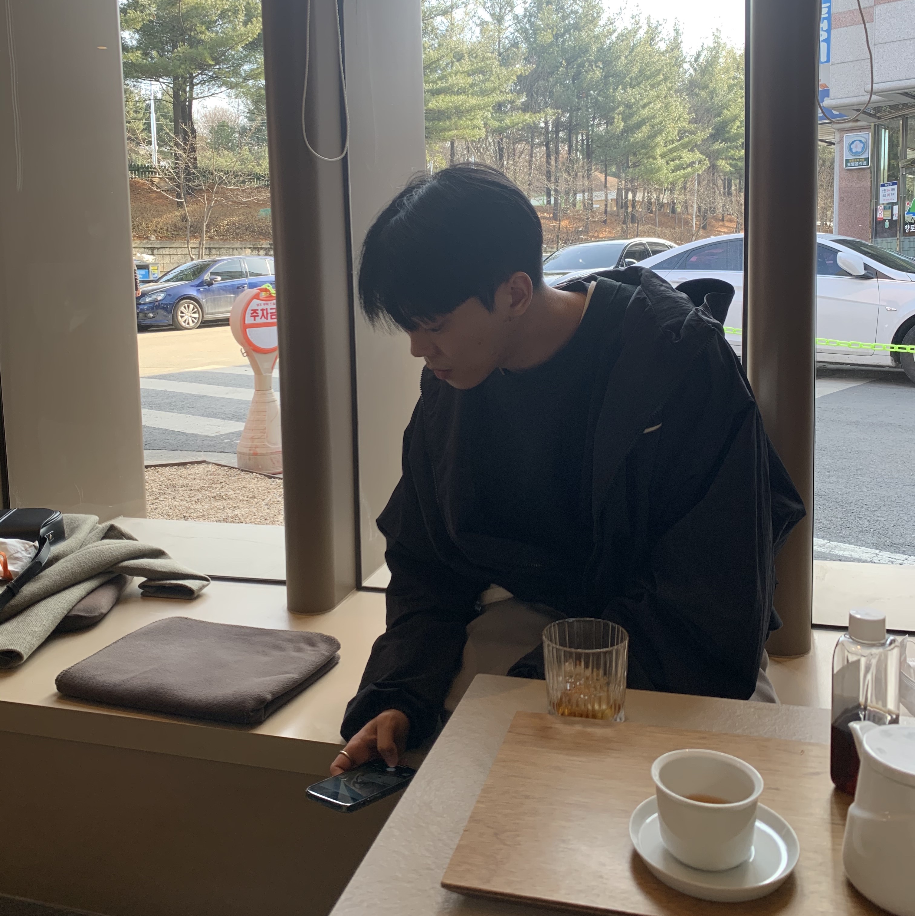 Nike x Fear of God Bomber Hooded Jacket Black 착용 스타일
