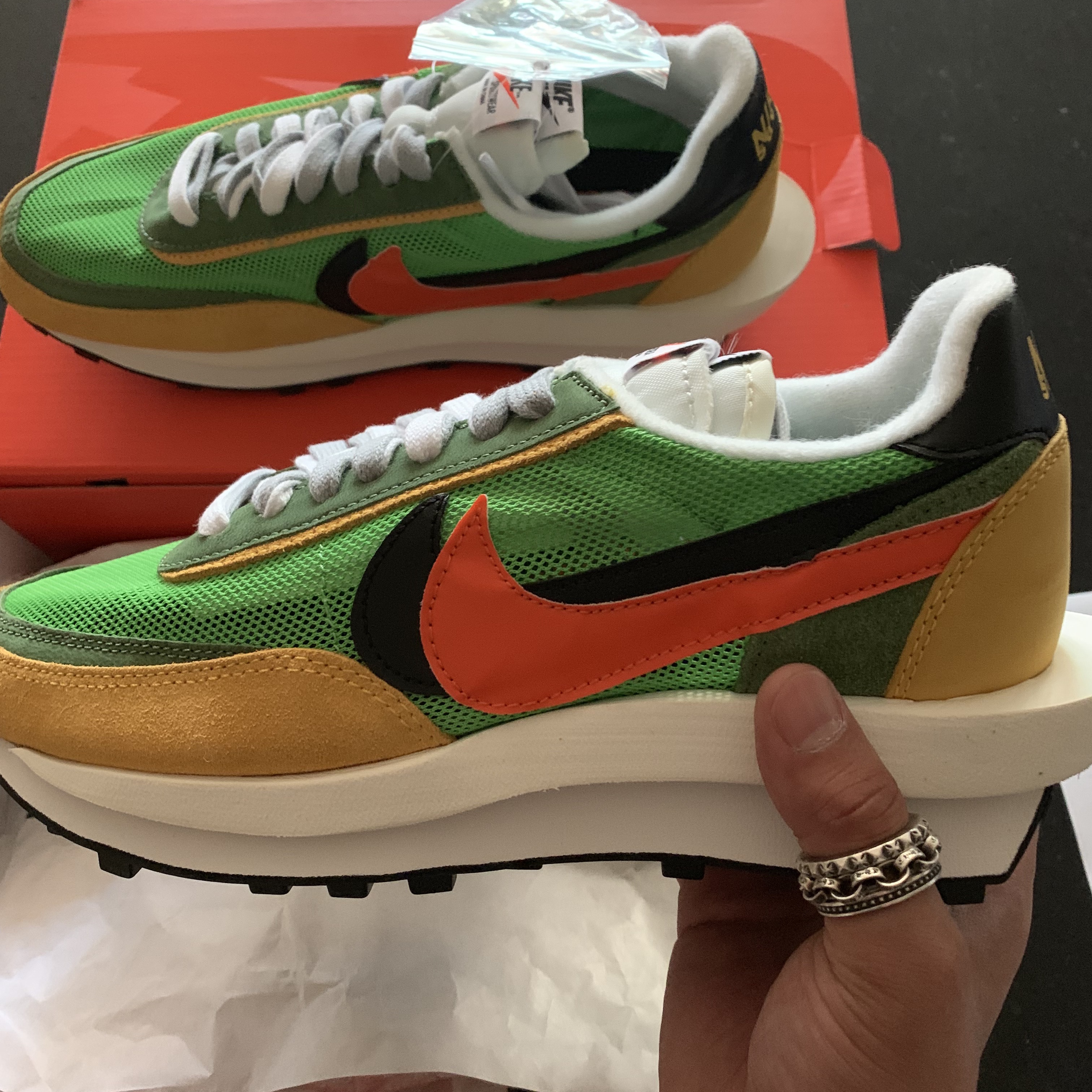 Nike x Sacai LDWaffle Green Multi 착용 스타일 - 3