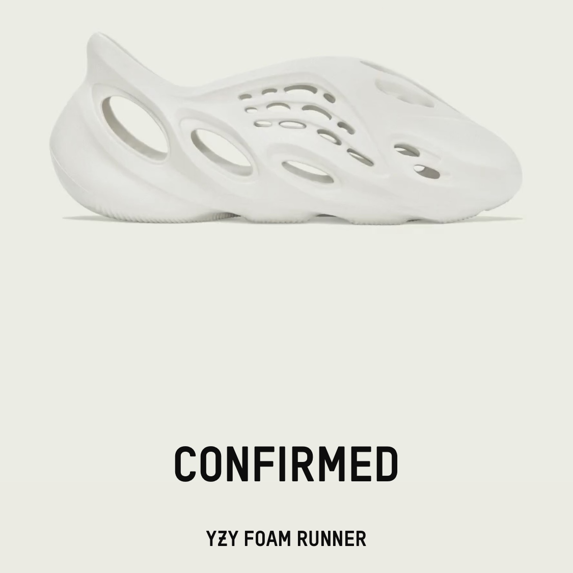 Adidas Yeezy Foam RNNR Sand 착용 스타일 - 1