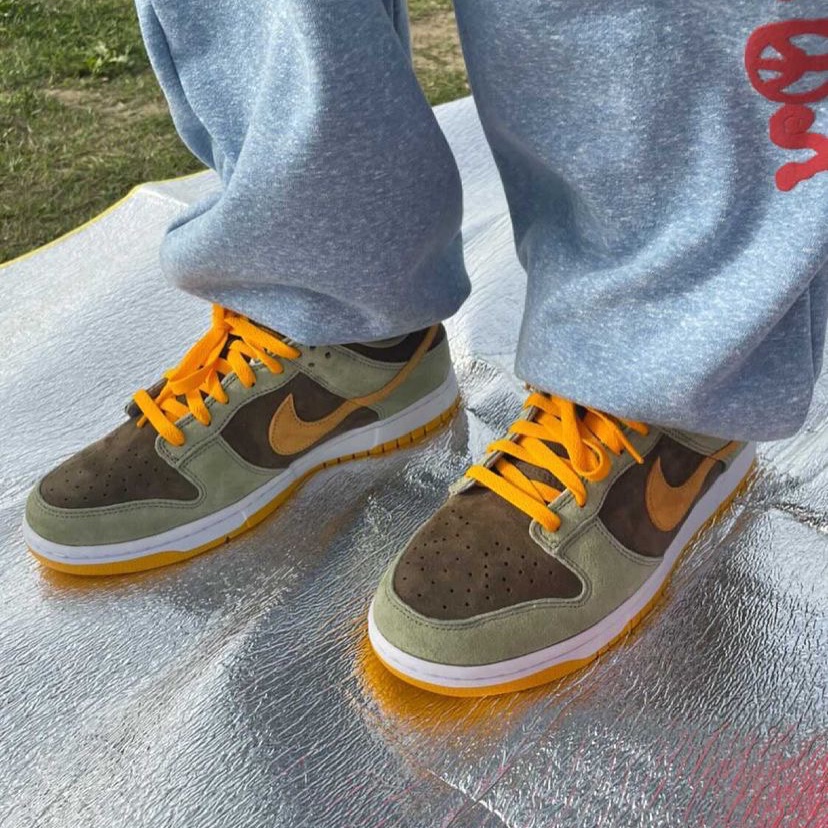 Nike Dunk Low SE Dusty Olive 착용 스타일