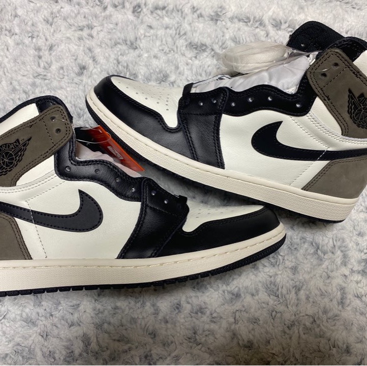 Jordan 1 Retro High Rookie of the Year, Jordan 1 Retro High OG Light Smoke Grey 착용 스타일 - 2