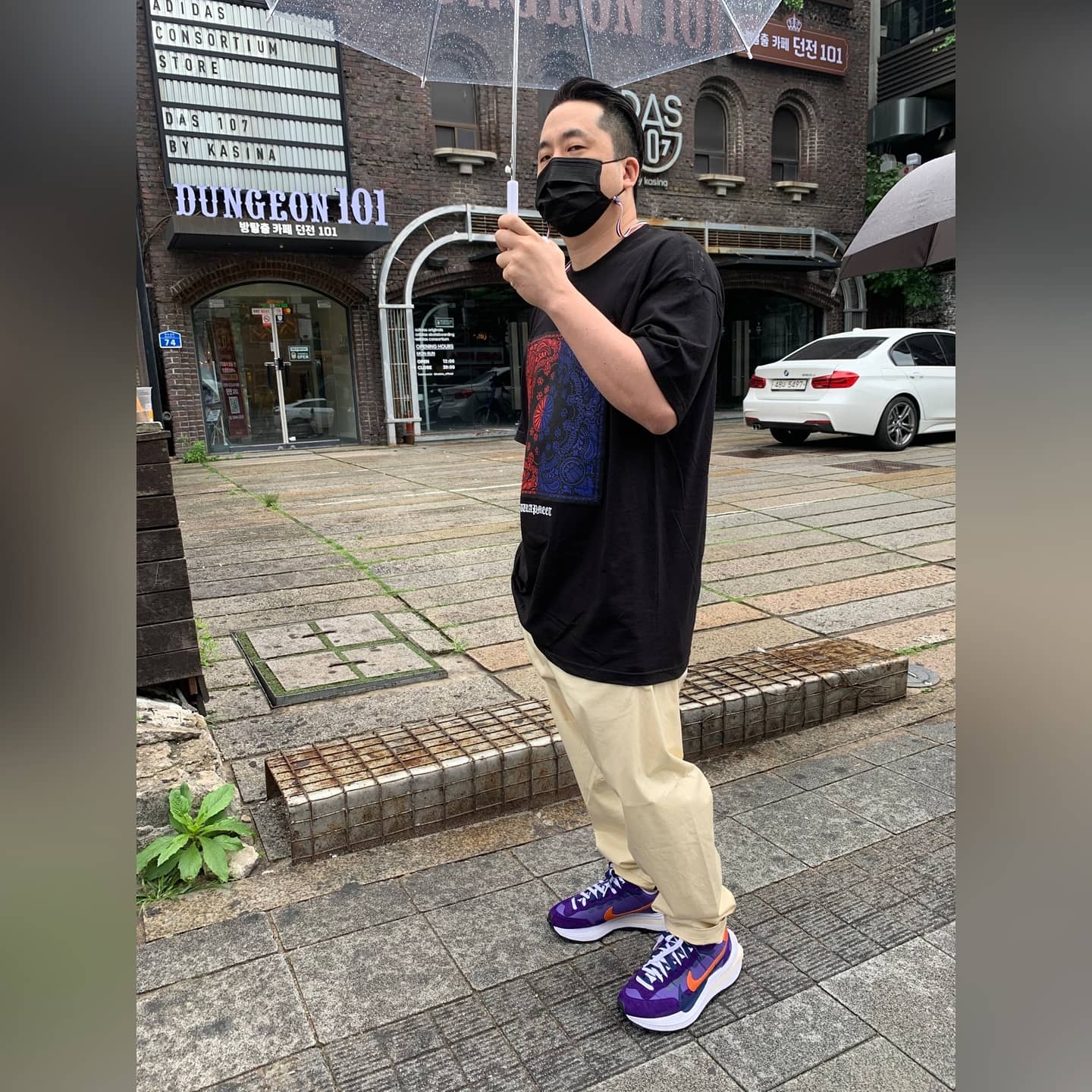 Nike x Sacai VaporWaffle Dark Iris 착용 스타일 - 2