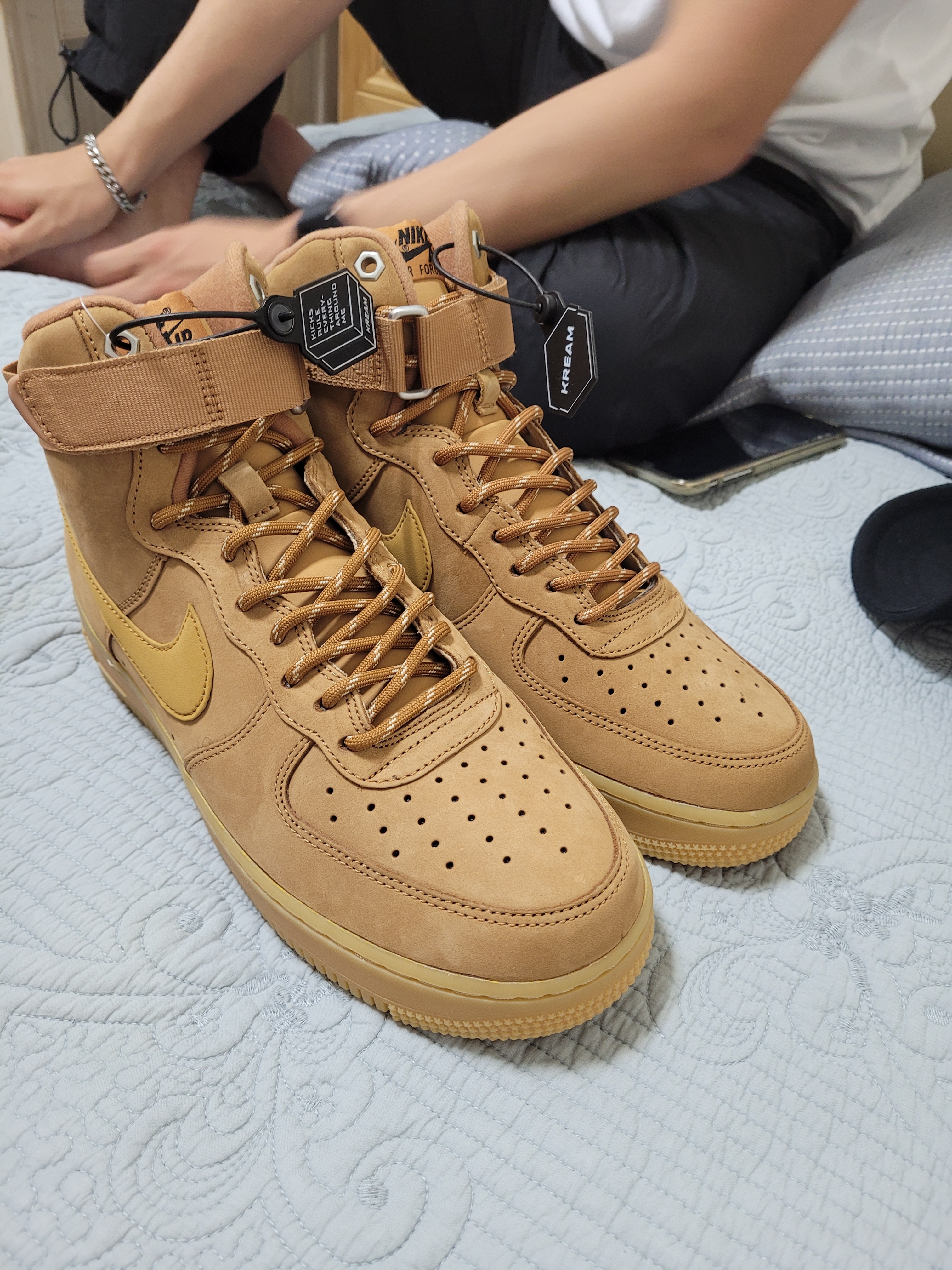 Nike Air Force 1 High Flax 착용 스타일 - 2