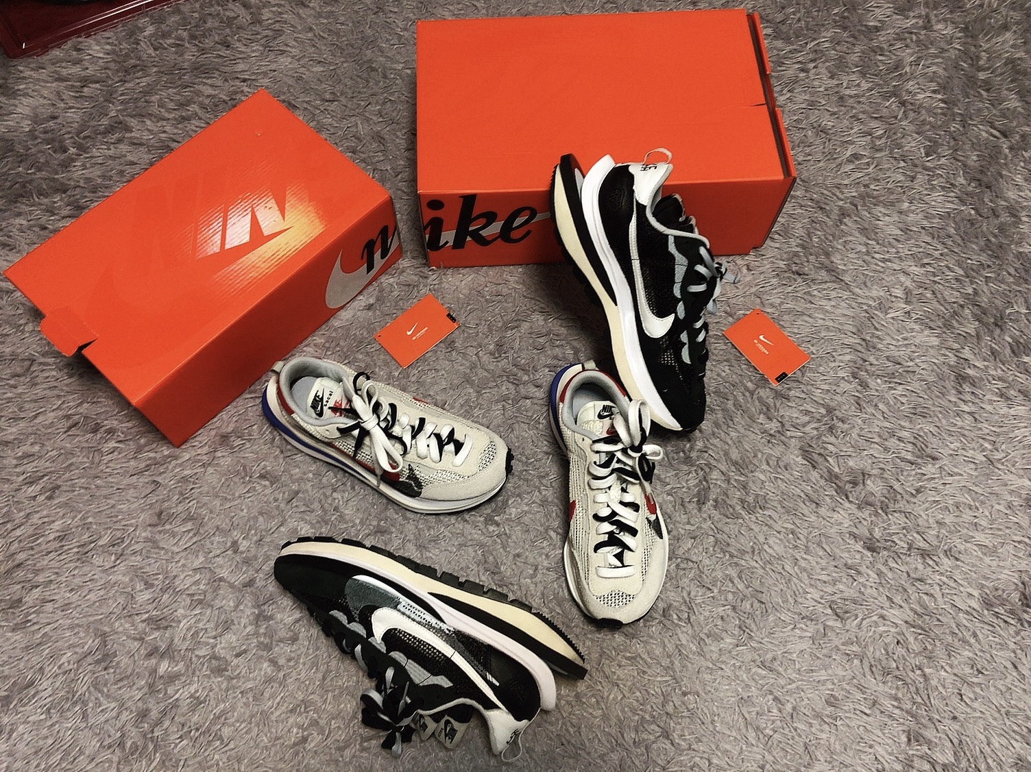Nike x Sacai VaporWaffle Black White, Nike x Sacai VaporWaffle Royal Fuchsia 착용 스타일