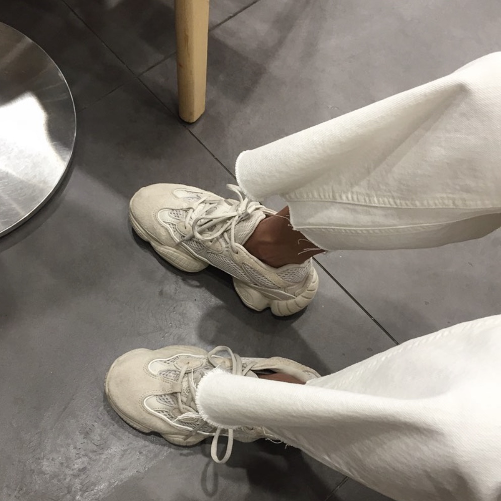 Adidas Yeezy 500 Blush 2018 착용 스타일