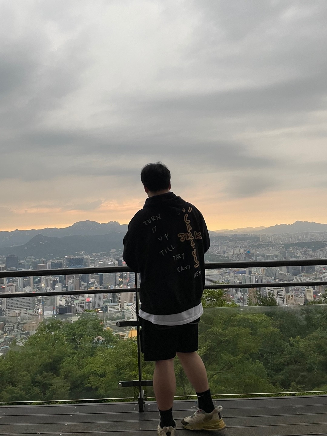 Nike x Travis Scott Air Max 270 React Cactus Trails 착용 스타일 - 2