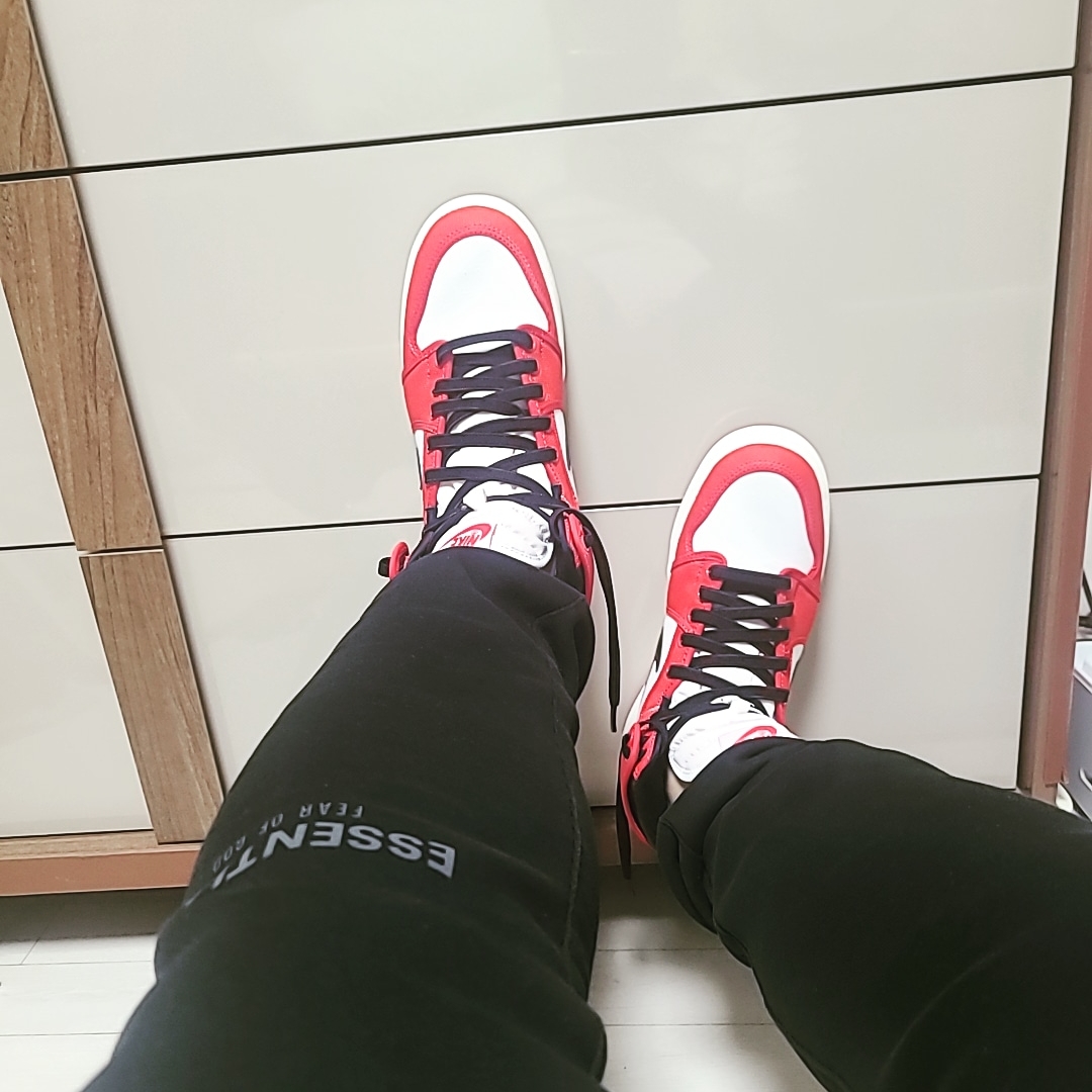 Essentials Sweatpants Black - 21SS, Jordan 1 KO Chicago 2021 착용 스타일
