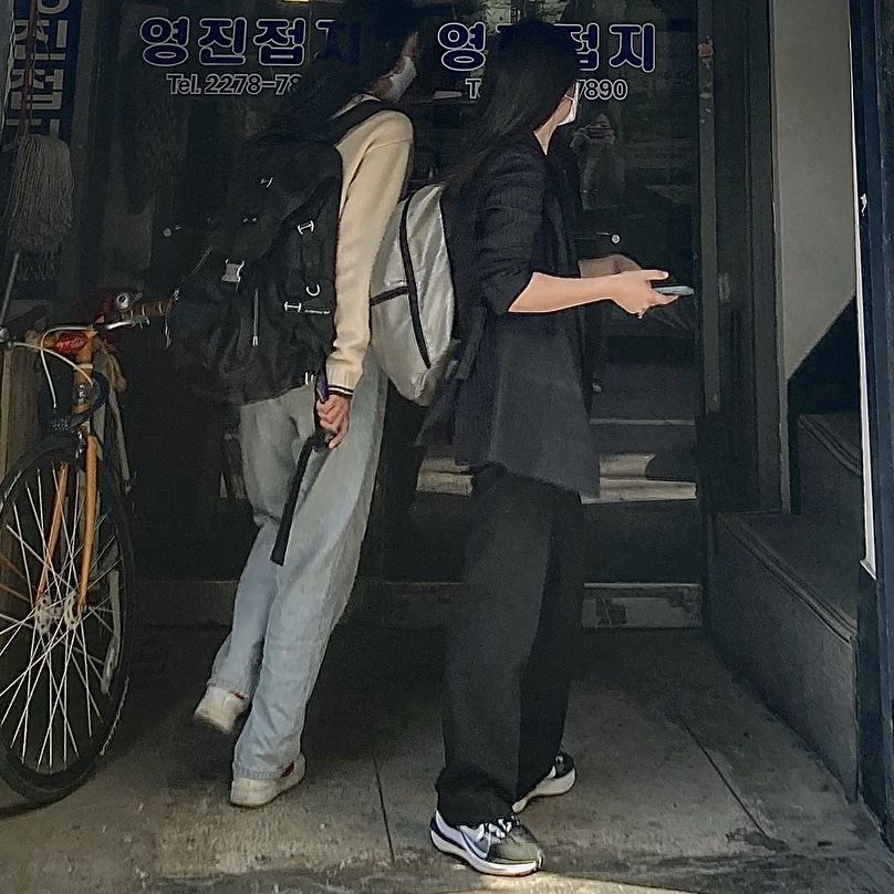 Nike x Sacai VaporWaffle Black White, (W) Nike Dunk Low Disrupt Gym Red 착용 스타일