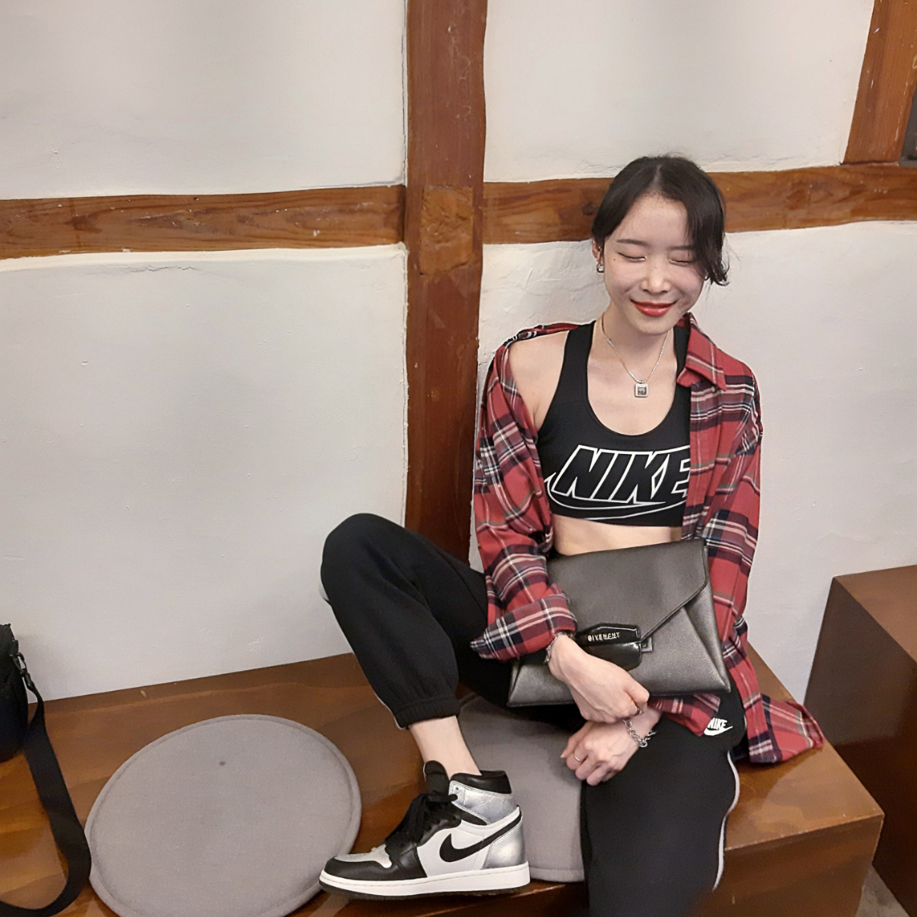 (W) Jordan 1 Retro High OG Silver Toe 착용 스타일 - 1