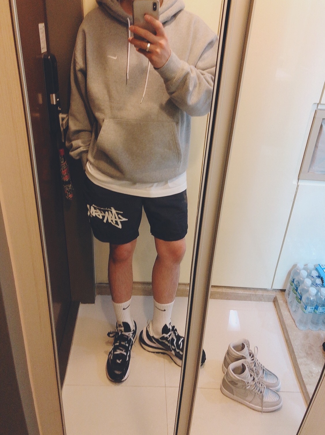 Nike x Stussy Water Shorts Off Noir, Jordan 1 Retro High OG CO.JP Neutral Grey 착용 스타일