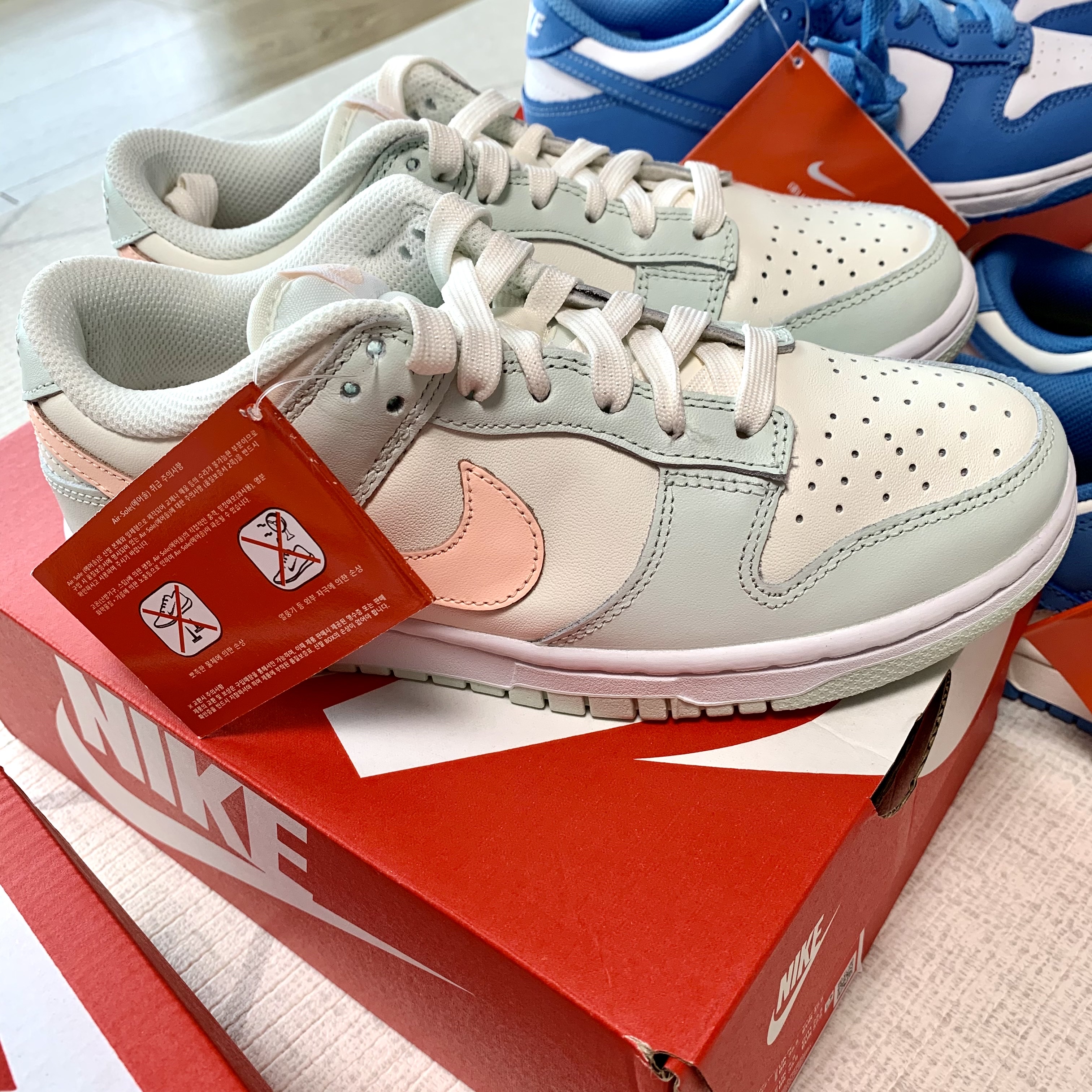 (W) Nike Dunk Low Barely Green 착용 스타일 - 1