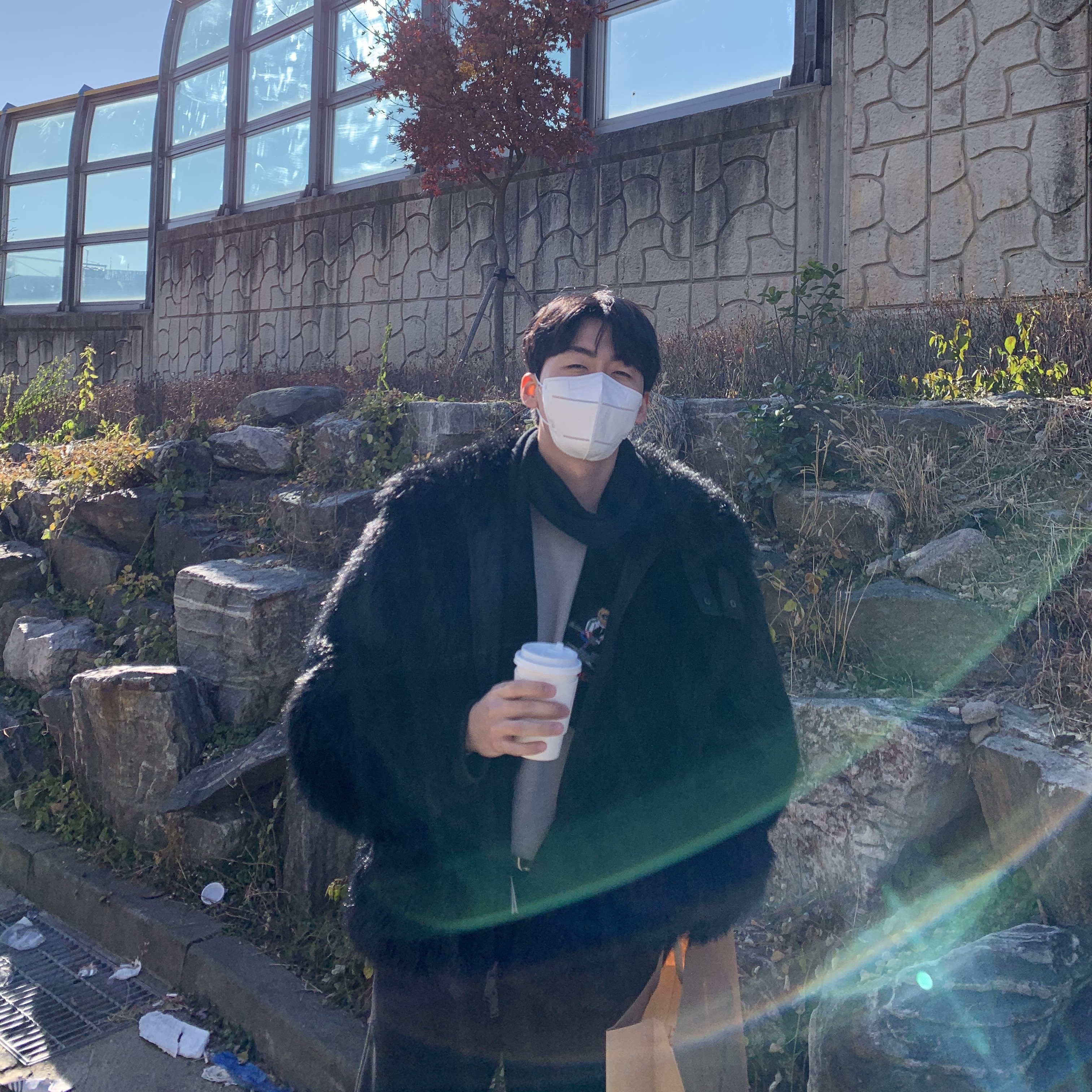 (W) Nike x Ambush Reversible Faux-Fur Coat Black 착용 스타일 - 2