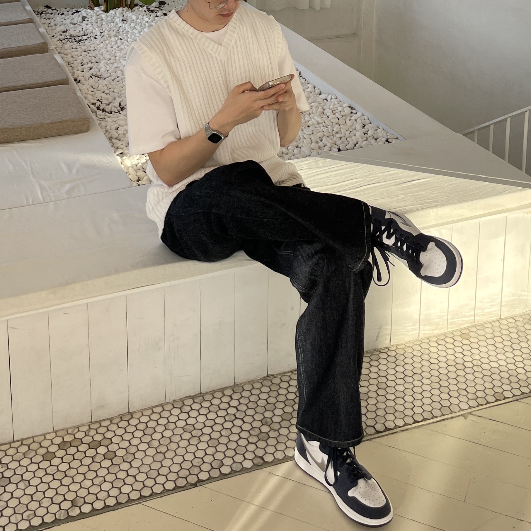 Jordan 1 Retro High OG CO.JP Midnight Navy 착용 스타일 - 2