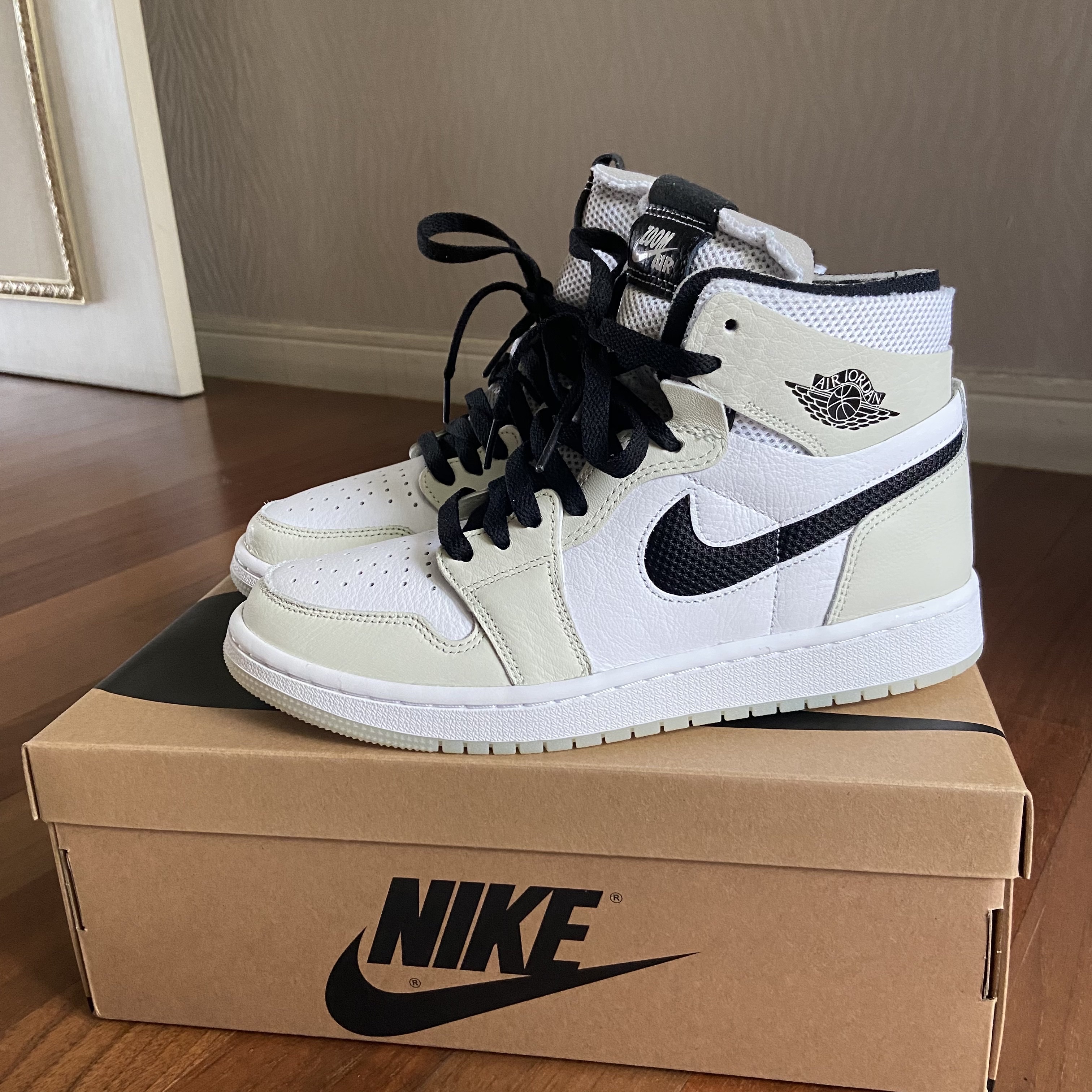 (W) Jordan 1 Zoom Air CMFT Light Bone 착용 스타일