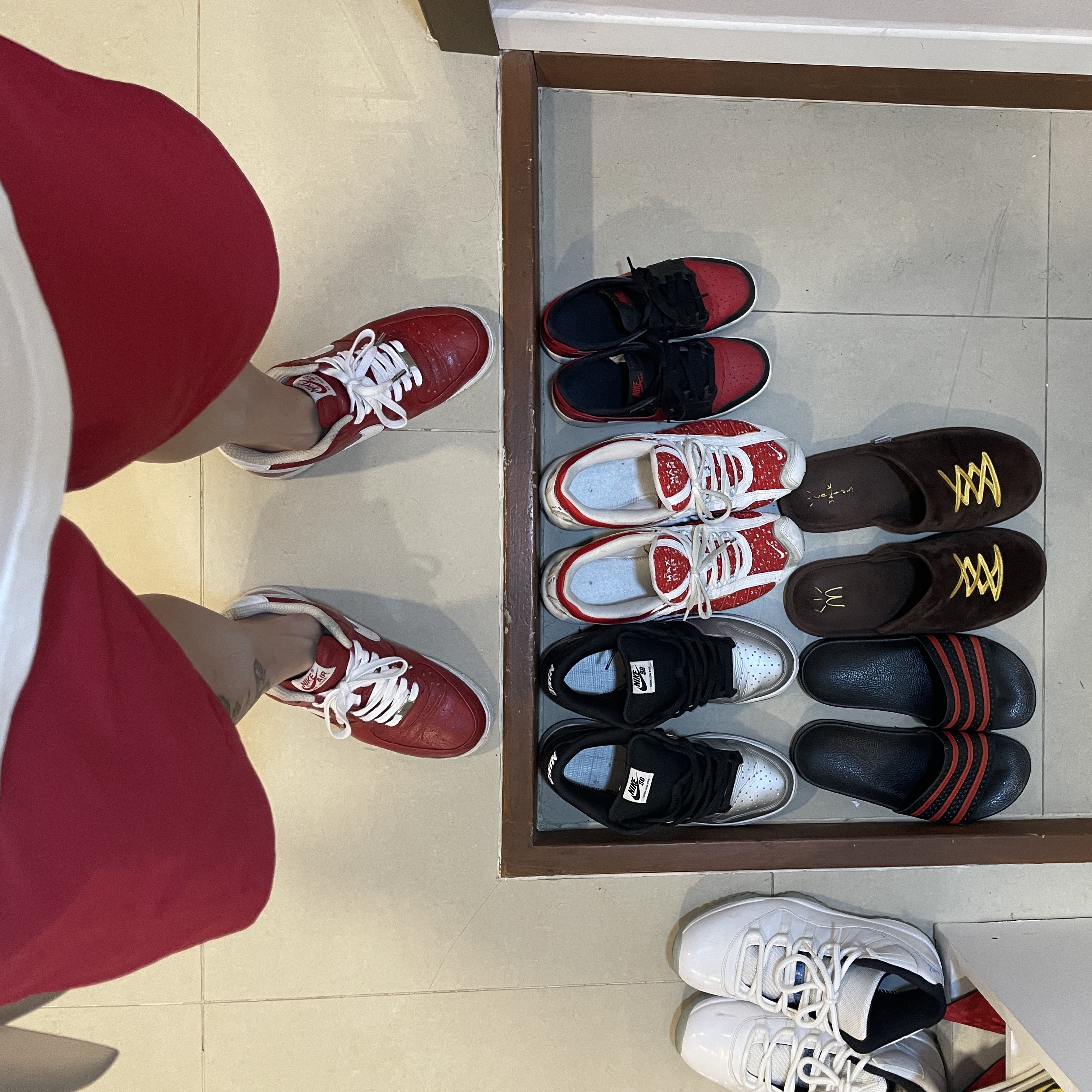 Nike x Slam Jam Air Force 1 Low Supreme I/O Red, (GS) Jordan 1 Retro Low OG Bred 2015 착용 스타일 - 1