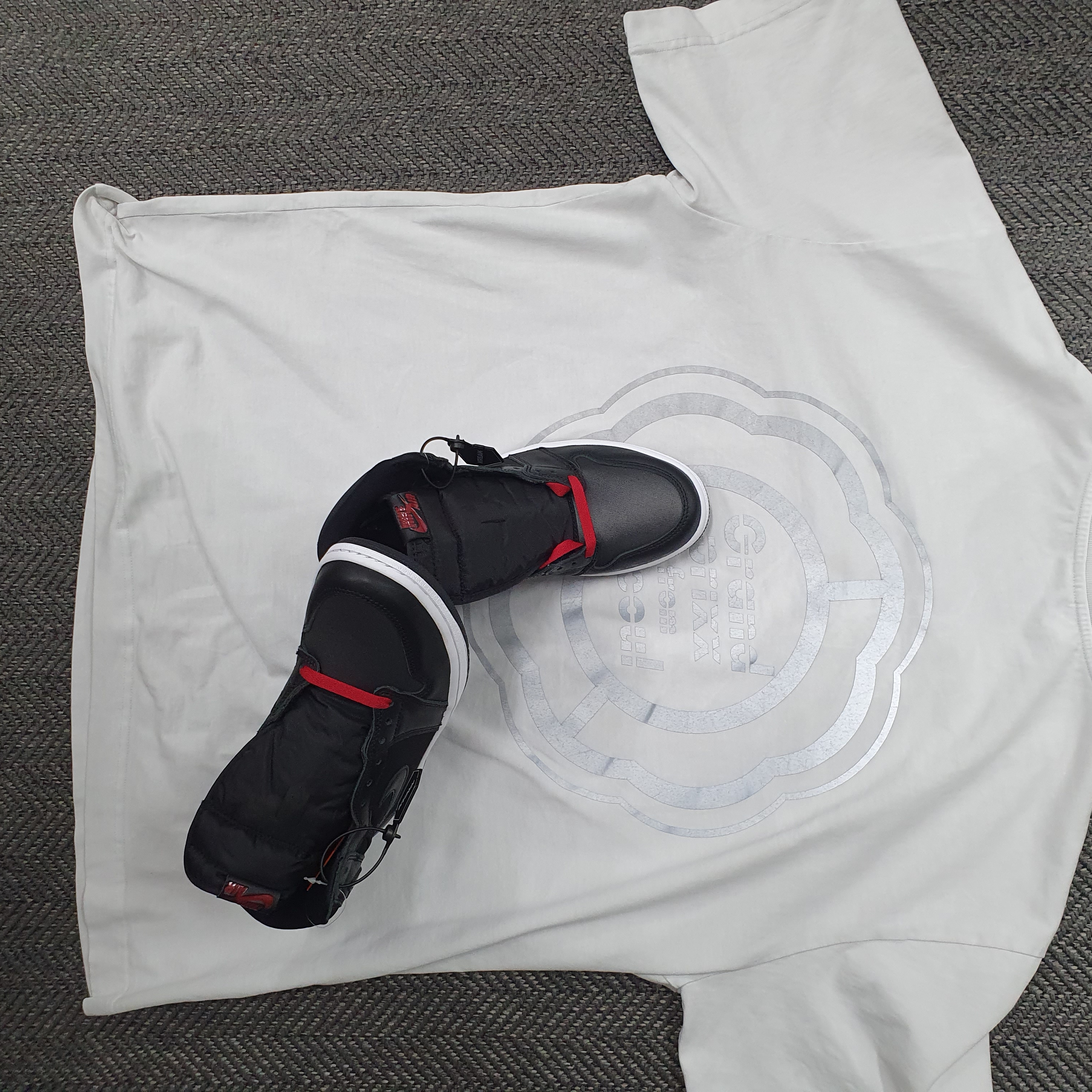 Jordan 1 Retro High OG Black Gym Red Black 착용 스타일